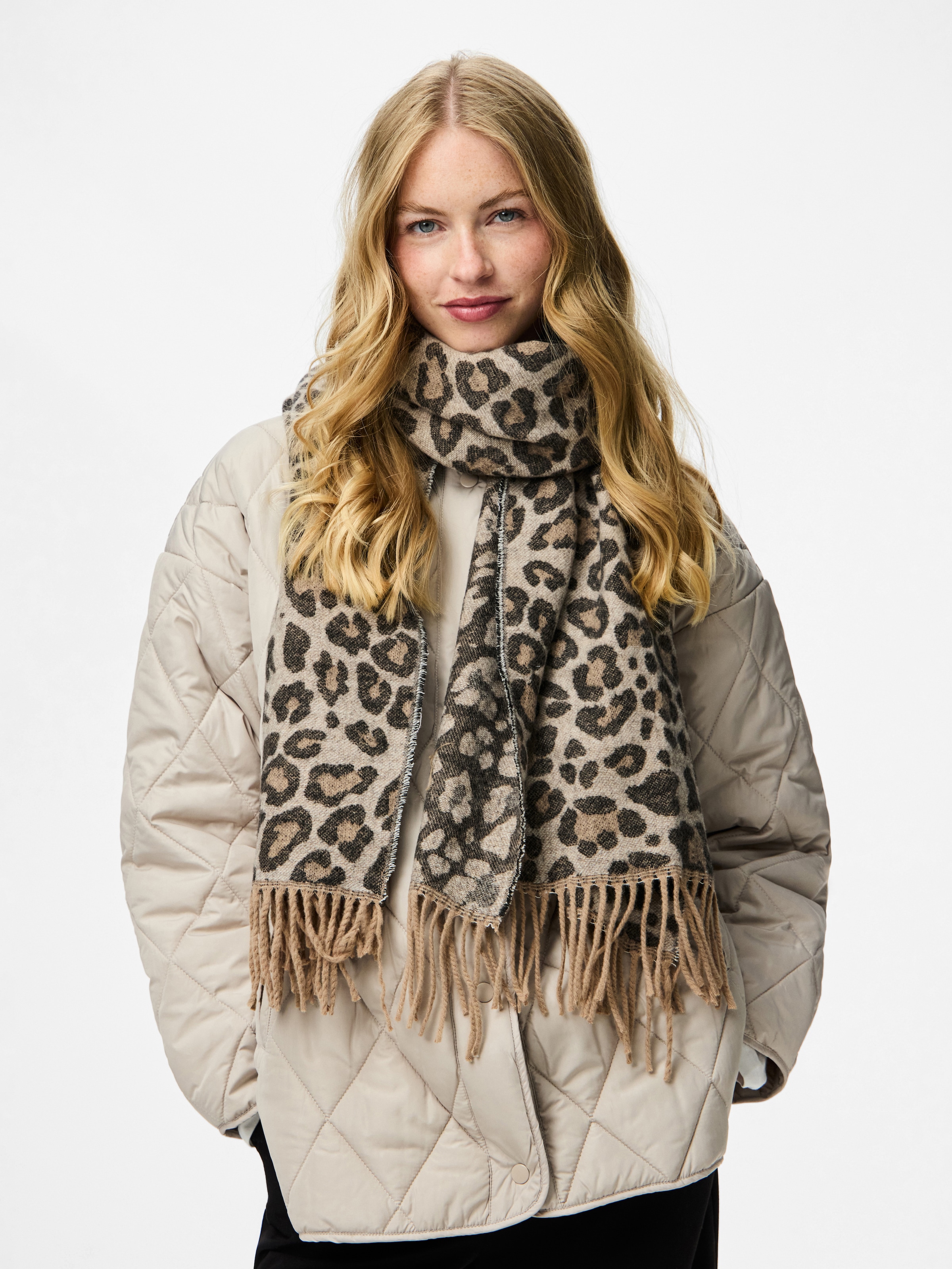 pieces Écharpe »PCJIRA SCARF NOOS« avec laine