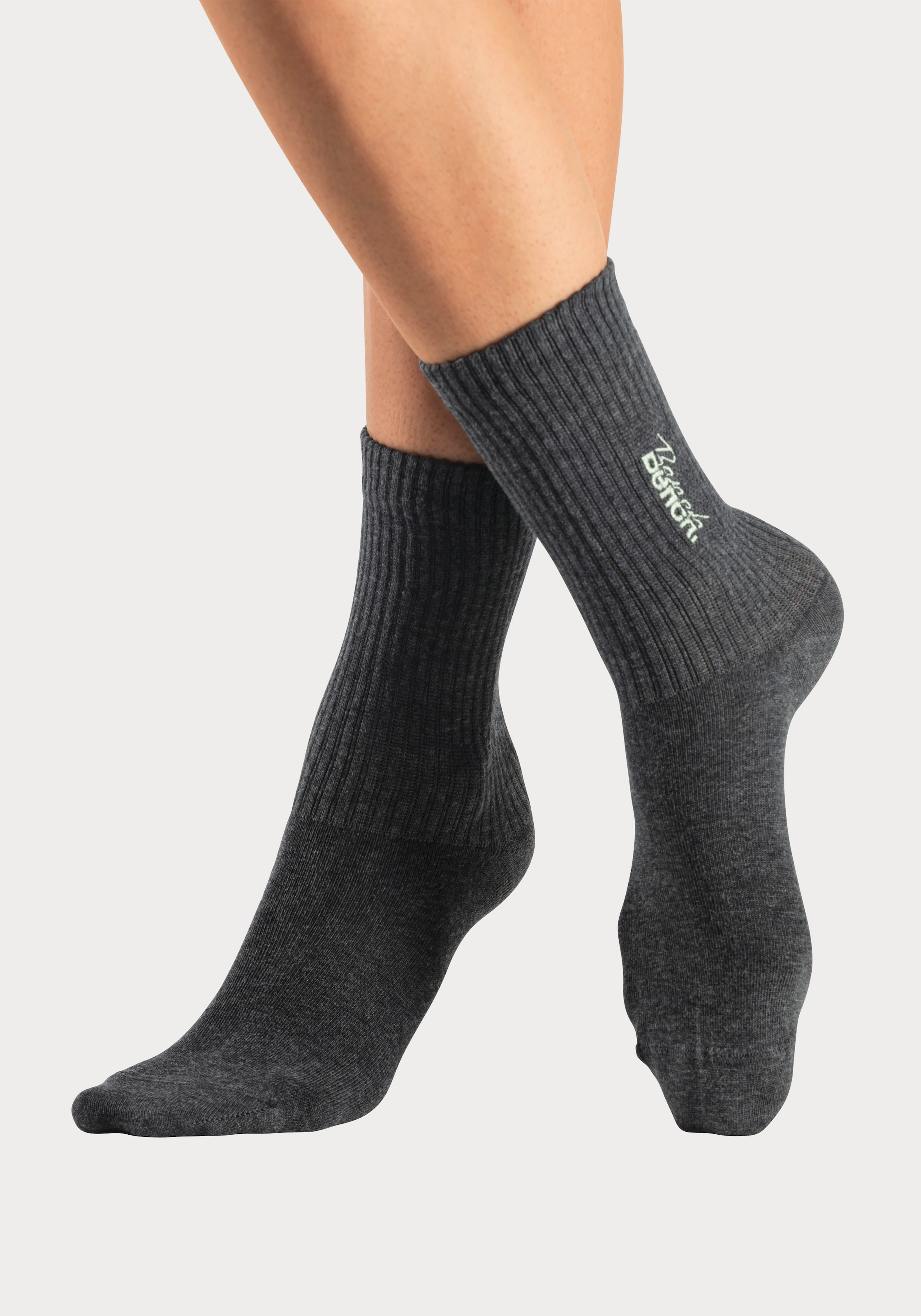 Bench. Basicsocken »Damensocken hochgeripptes Bündchen« Packung, 3 Stk. tlg. mit Bench Logo Stickerei