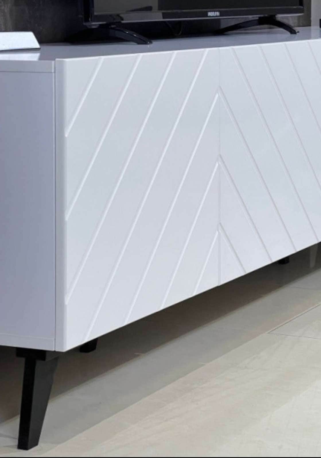 GOODproduct Lowboard »HOLLY 1.5, TV-Board, TV-Kommode, TV-Schrank, TV-Unterschrank, TV-Möbel« Modernes lackiertes Hochglanz TV-Board, grifflos, Breite 150 cm