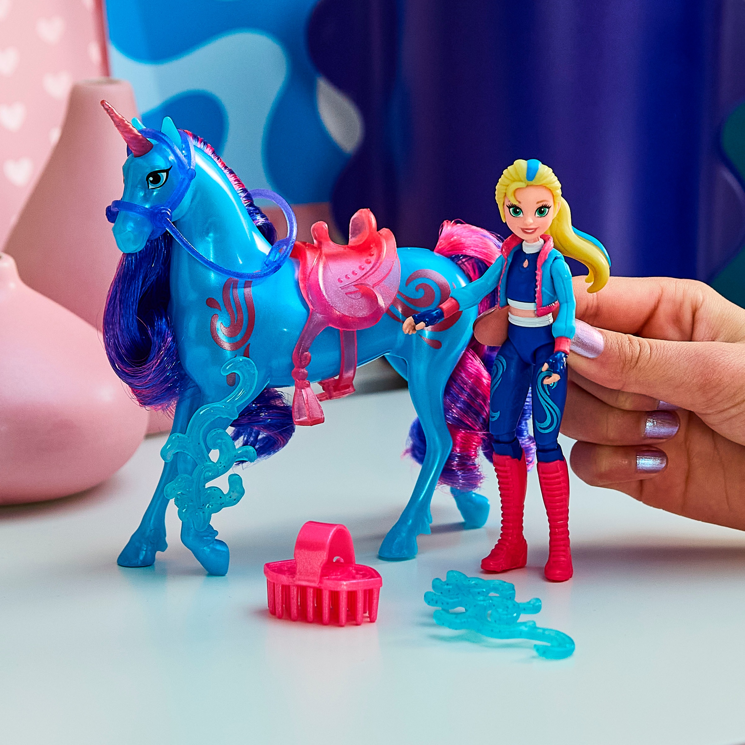 Spin Master Poupée à habiller »Unicorn Academy - Isabel & Einhorn River« avec crinière véritable