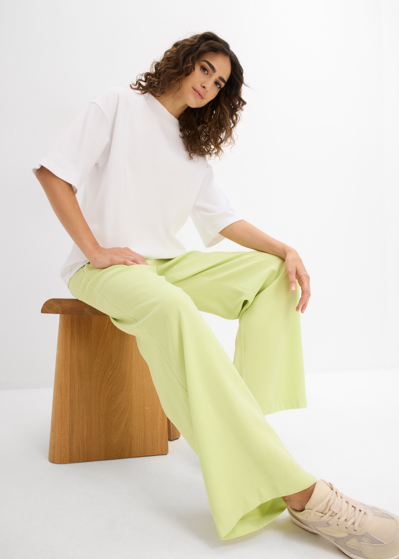 bonprix T-shirt oversize coupe oversize, en coton lourd, tailles jusqu’à XXL