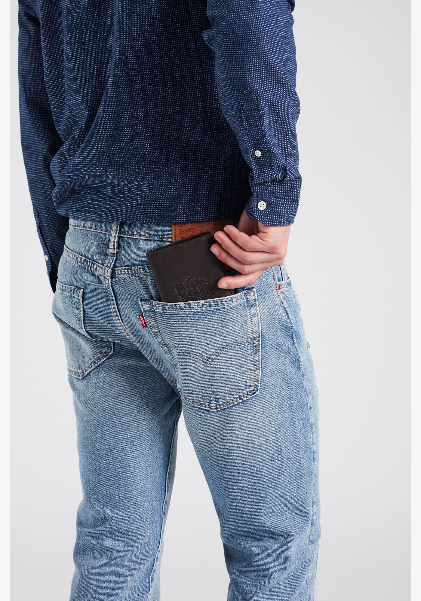 Levi's® Porte-monnaie »VINTAGE TWO HORSE VERTICAL COIN WALLET« mit schöner Prägung Herrenbörse Portemonnaie Leder