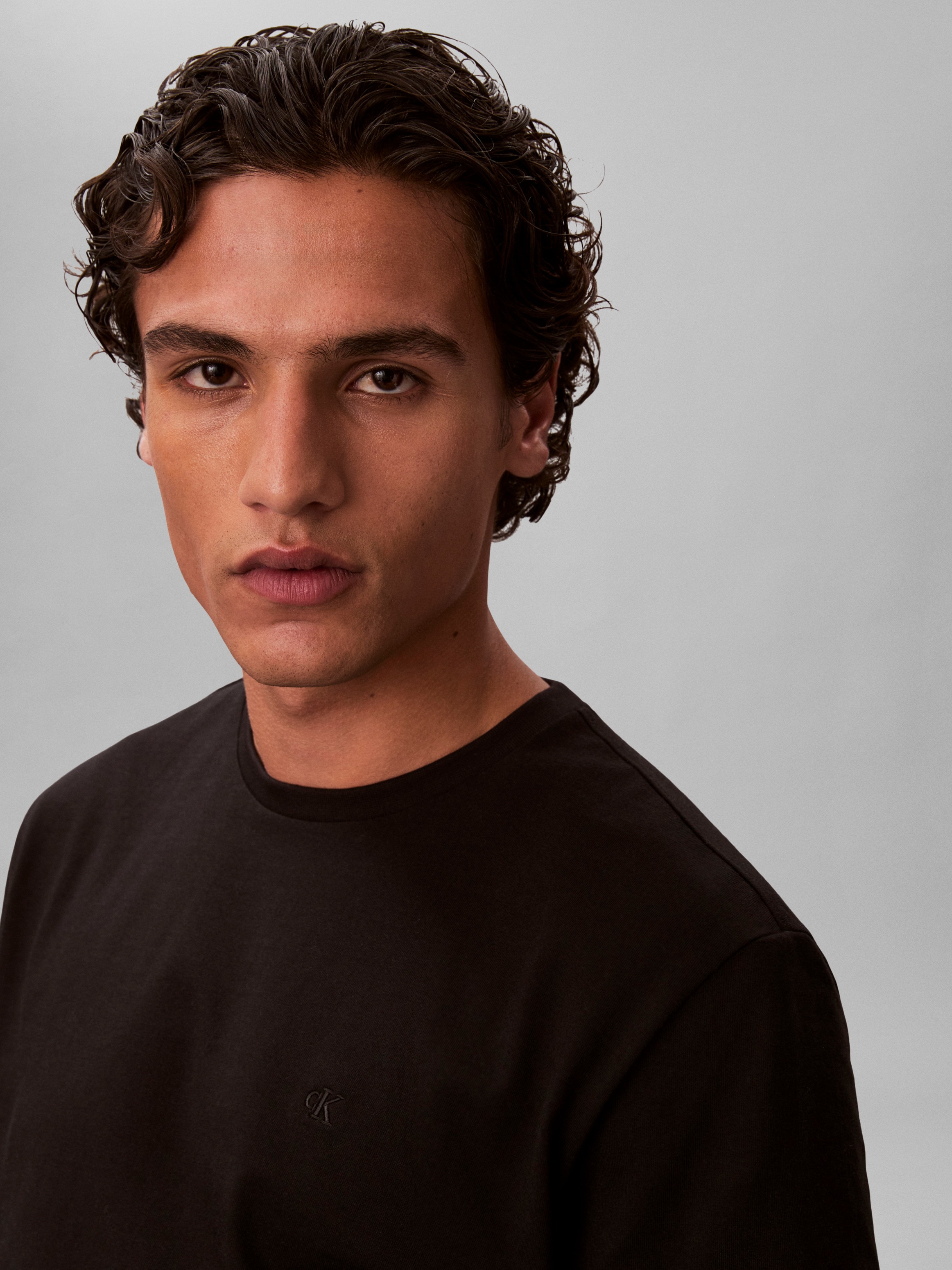 Calvin Klein Jeans T-shirt »SS CLASSIC MONOGRAM TEE 2PK« 2 cuis Mit Rundhalsausschnitt, regular fit