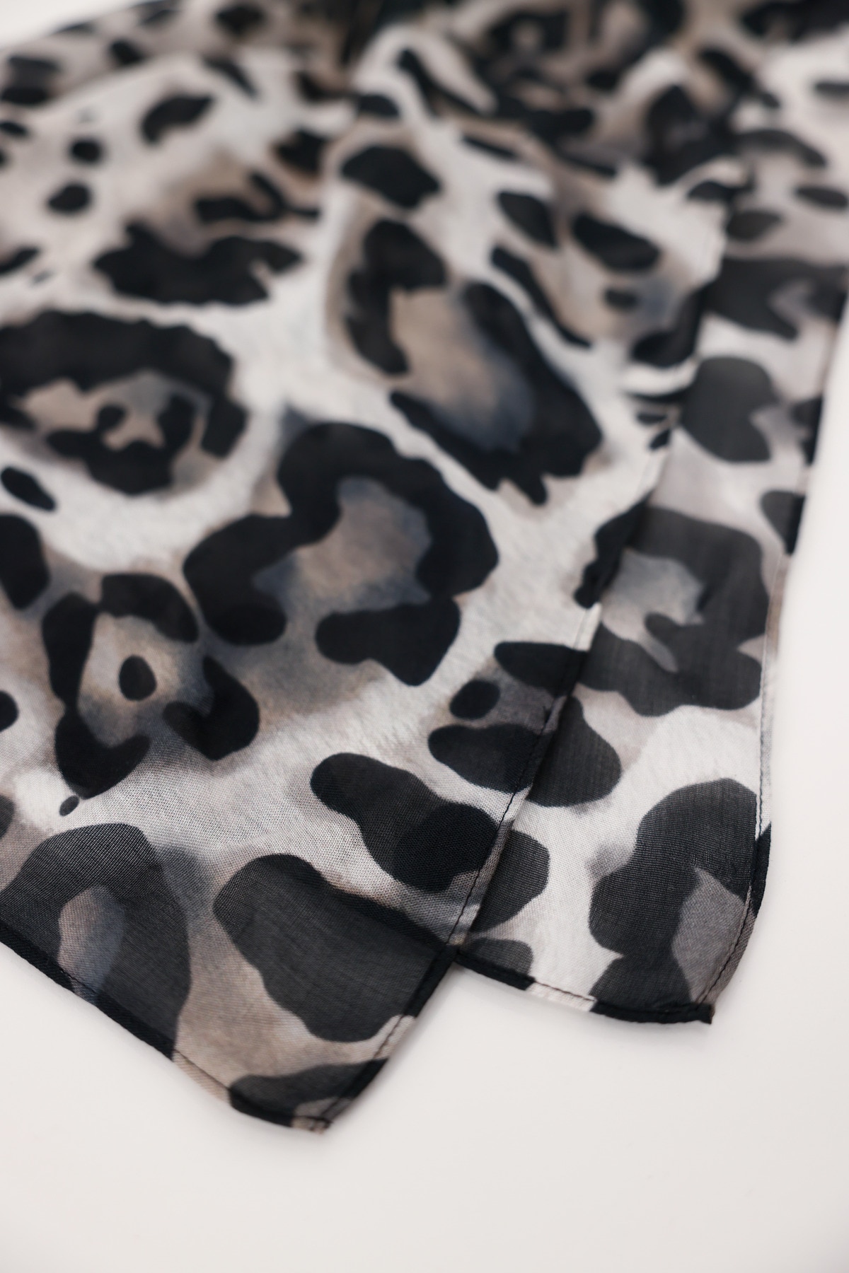 Monari Foulard de mode »Schal/Tuch Leodruck allover« Regular fit mit Leomuster