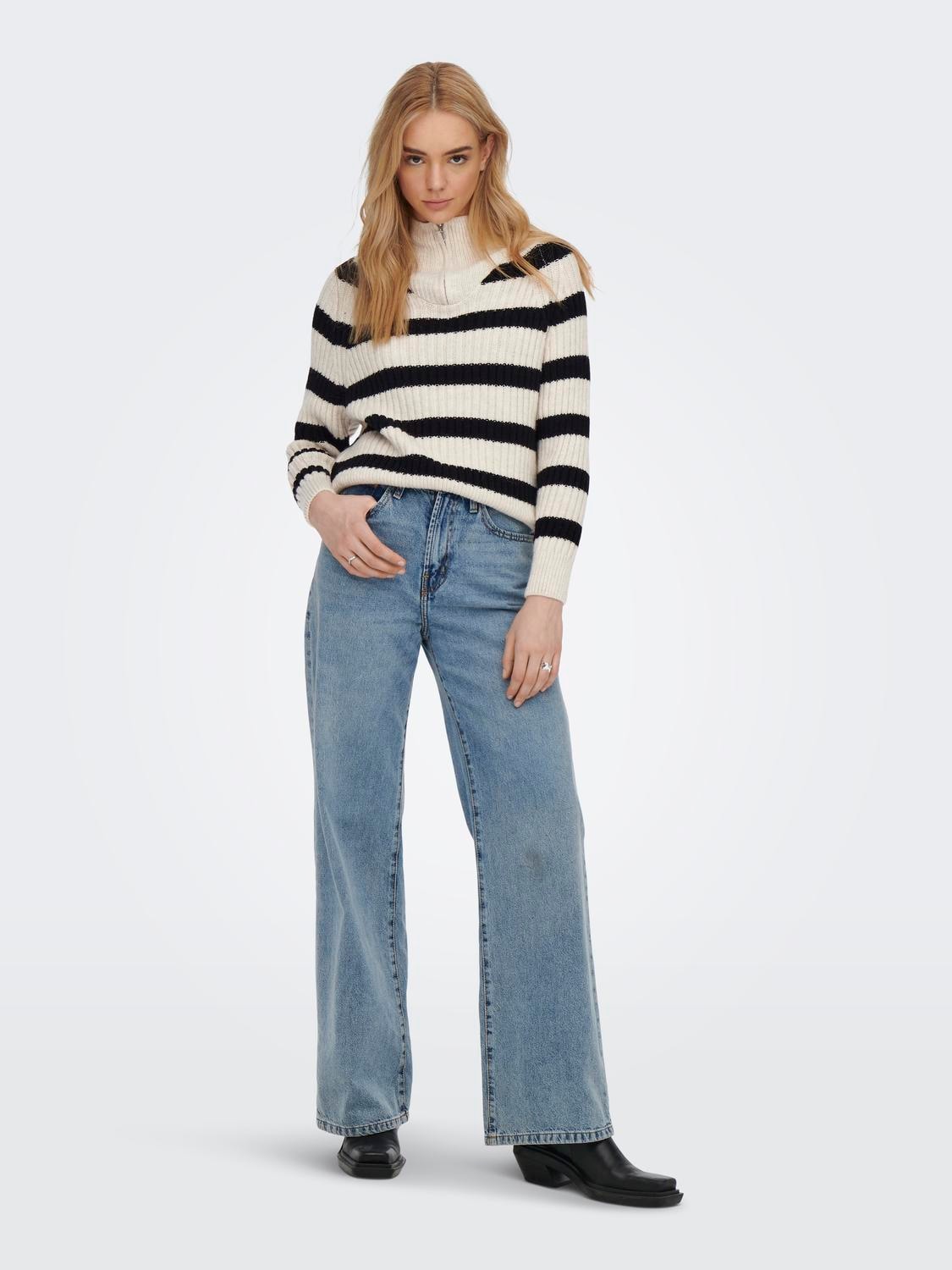 ONLY Pull à col montant »ONLLEISE FREYA LS ZIP HIGH NECK KNT NOOS«, mit Streifenmuster
