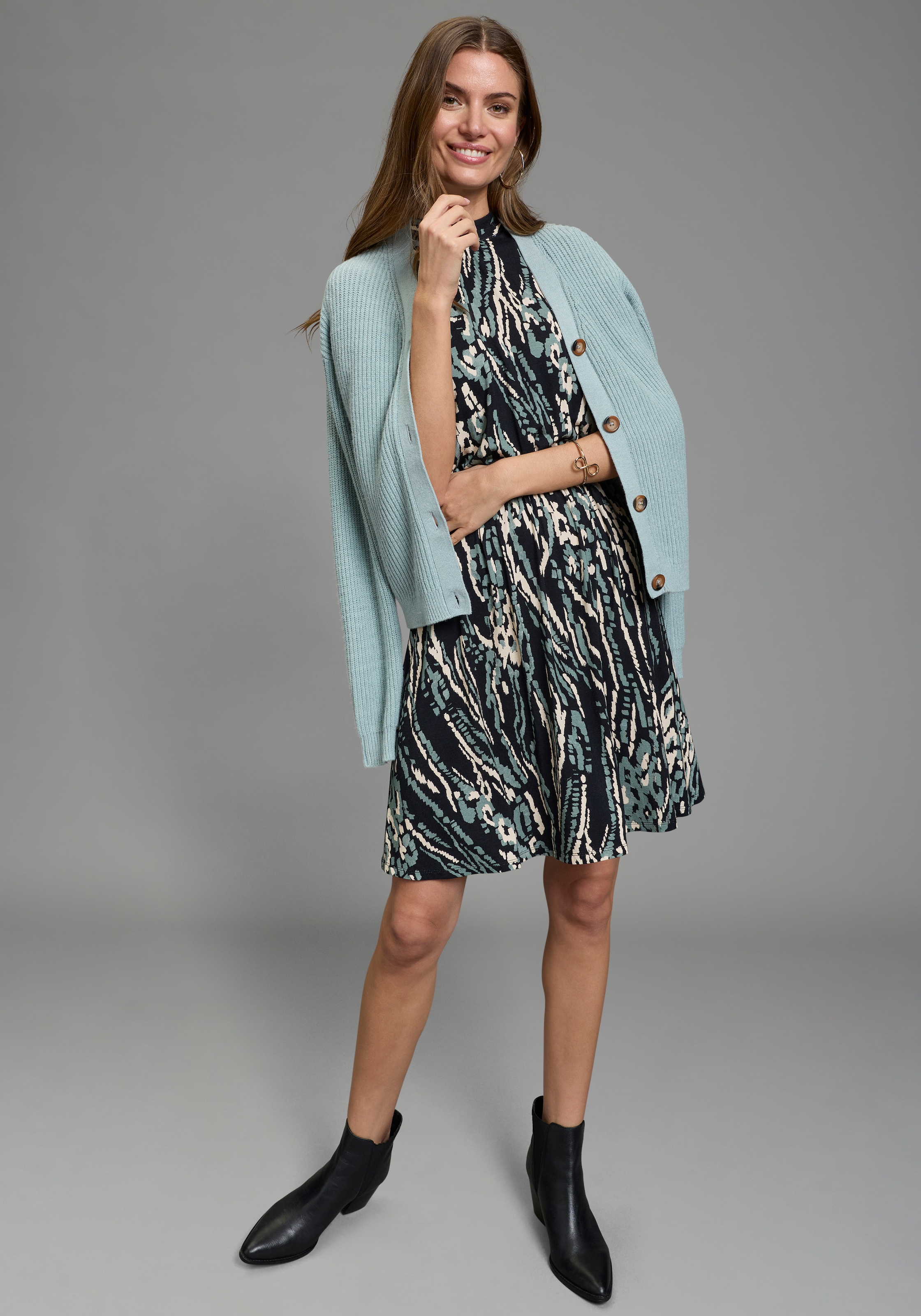 Laura Scott Sommerkleid hoch geschlossener Ausschnitt, aus Jersey, Abstrakt gemustert