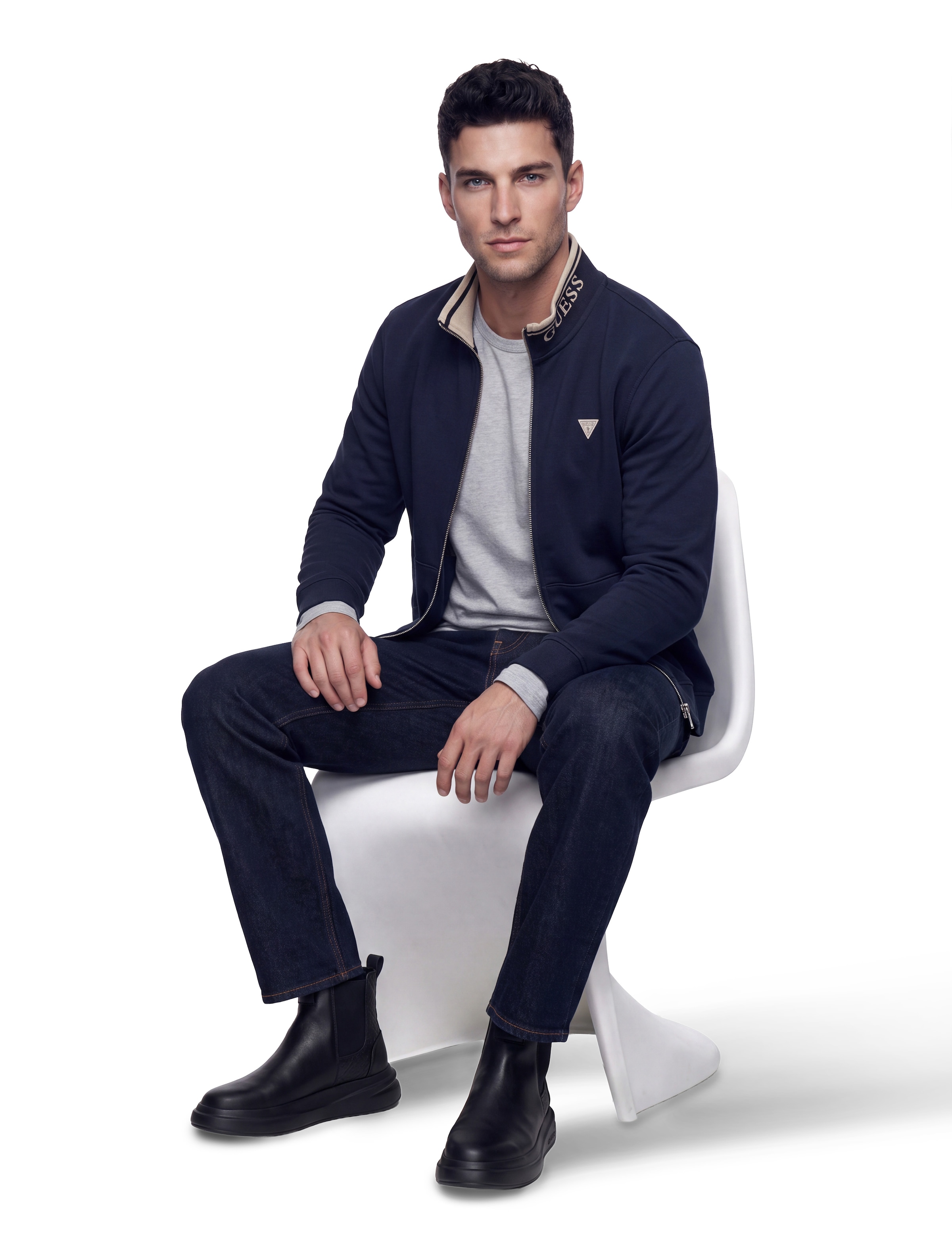 Guess Veste sweat »FULL ZIP-UP TRUCKER« col montant avec inscription GUESS, poche kangourou