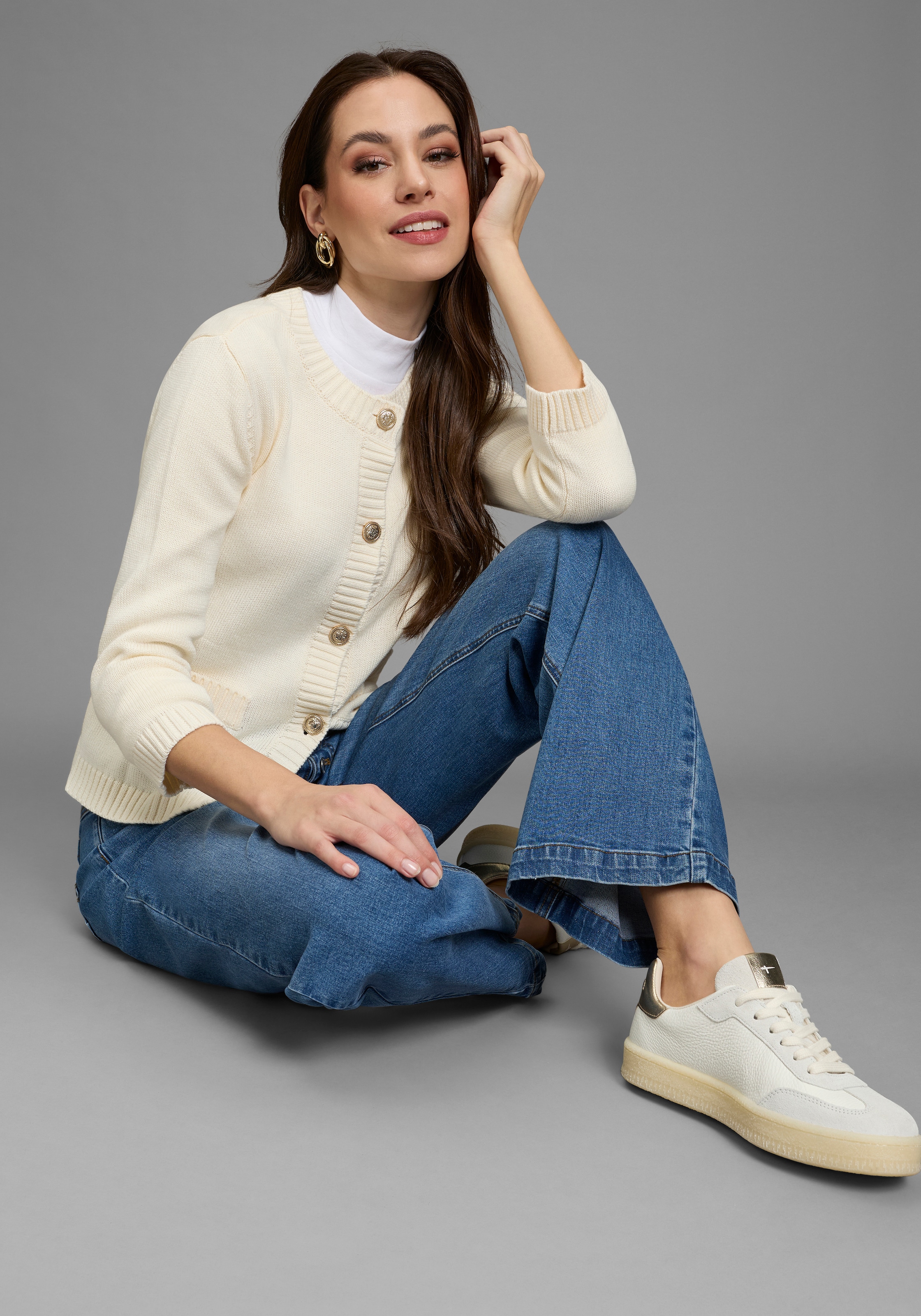 Bruno Banani Cardigan mit modischen Knöpfen im klassischen Look