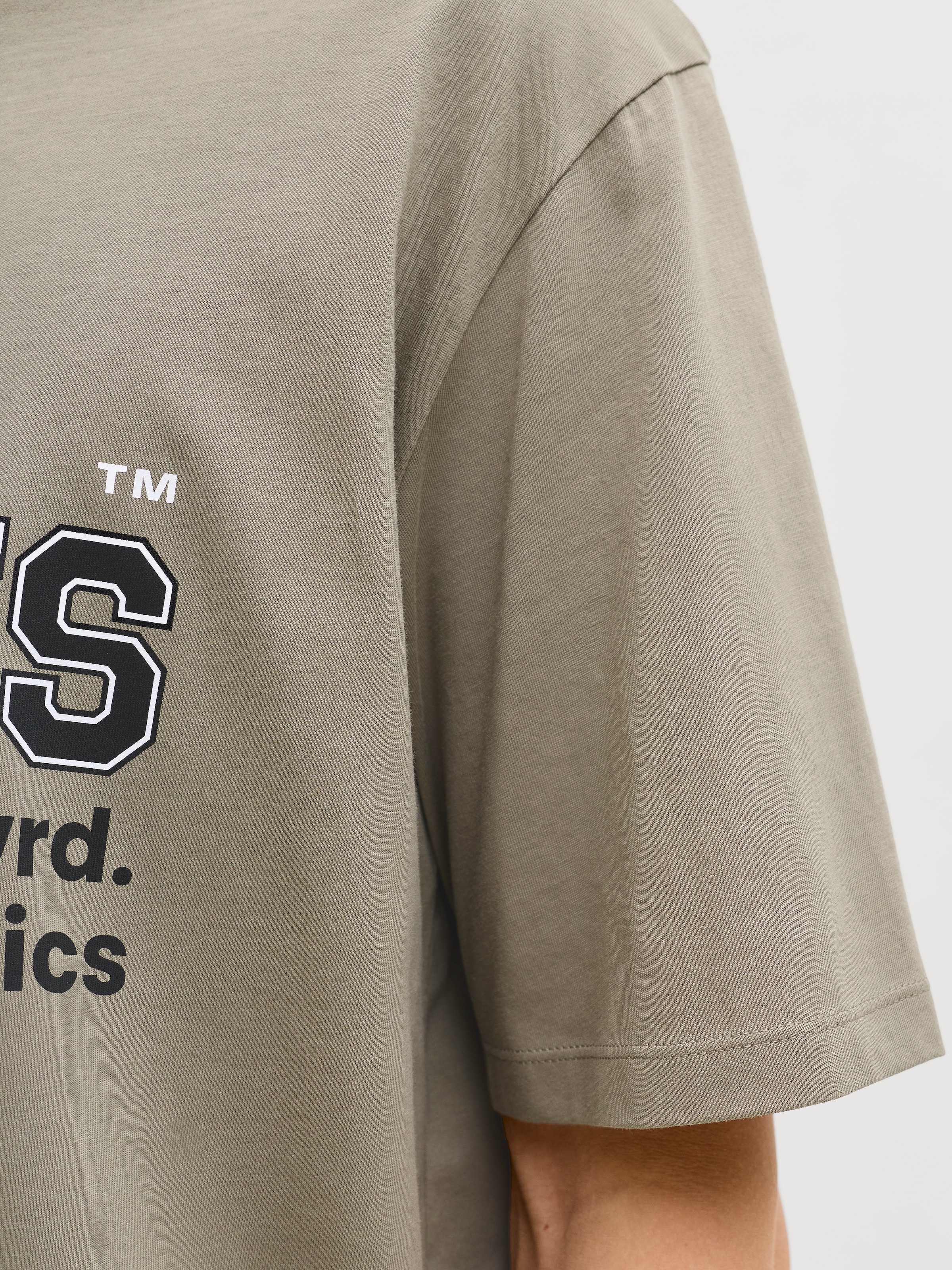 Jack & Jones Rundhalsshirt »JJELOGO TEE SS O-NECK 2 COL SS26 SN« mit Grafikprint