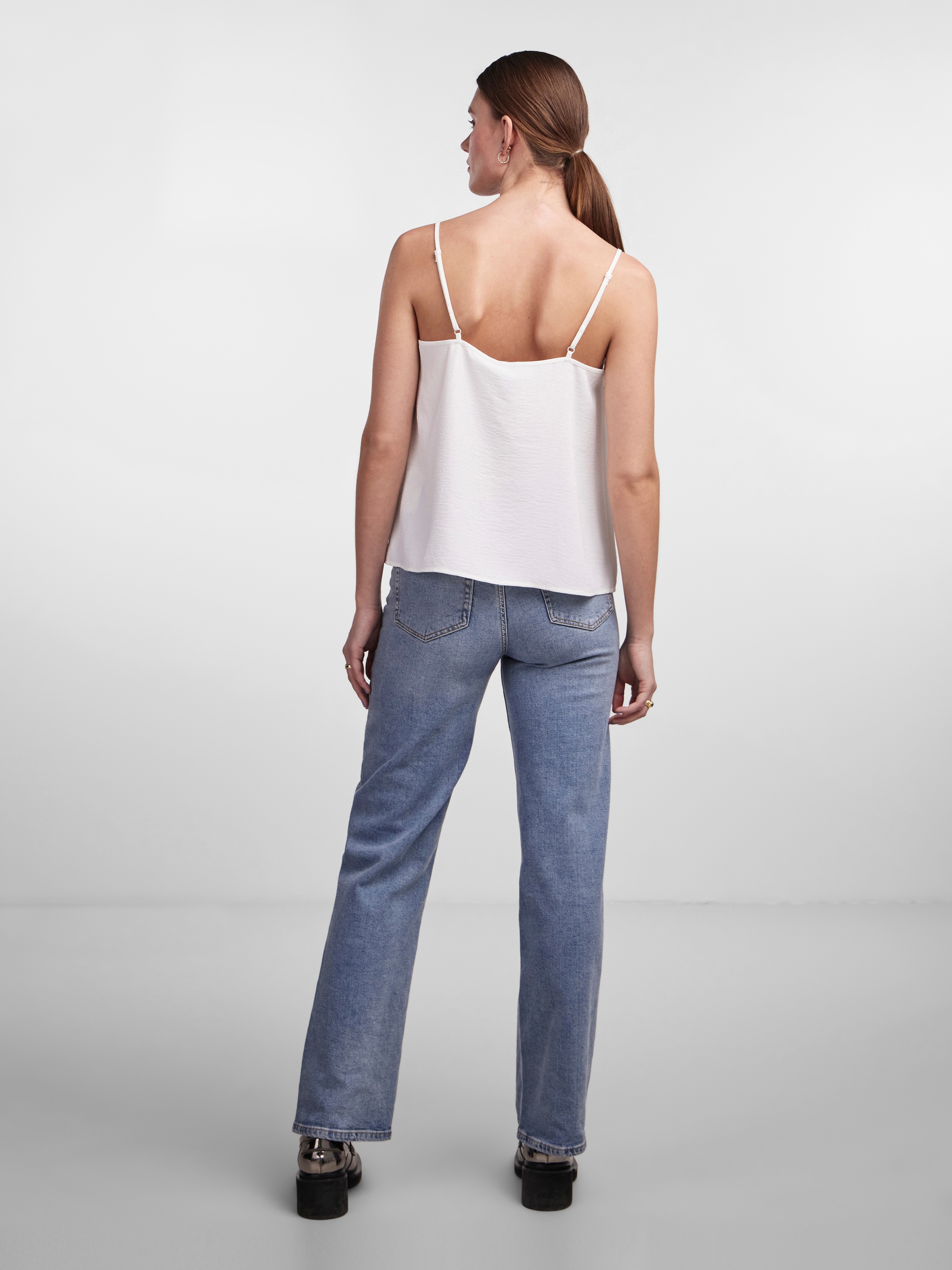 pieces Top à bretelles »PCTIFFANY STRAP LACE TOP WVN NOOS BC« fibre synthétique, coupe régulière