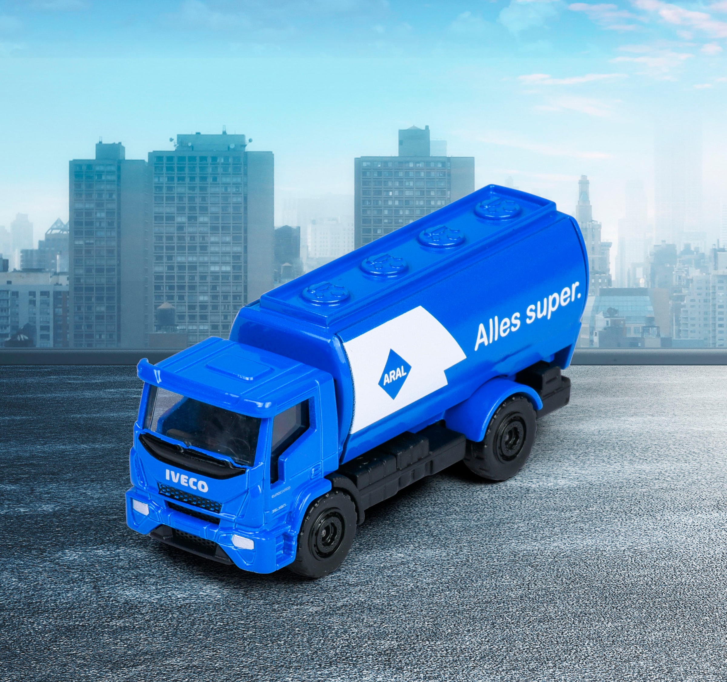 majORETTE Bâtiment de jeu »Petrol Station Aral« inklusive 1 Fahrzeug