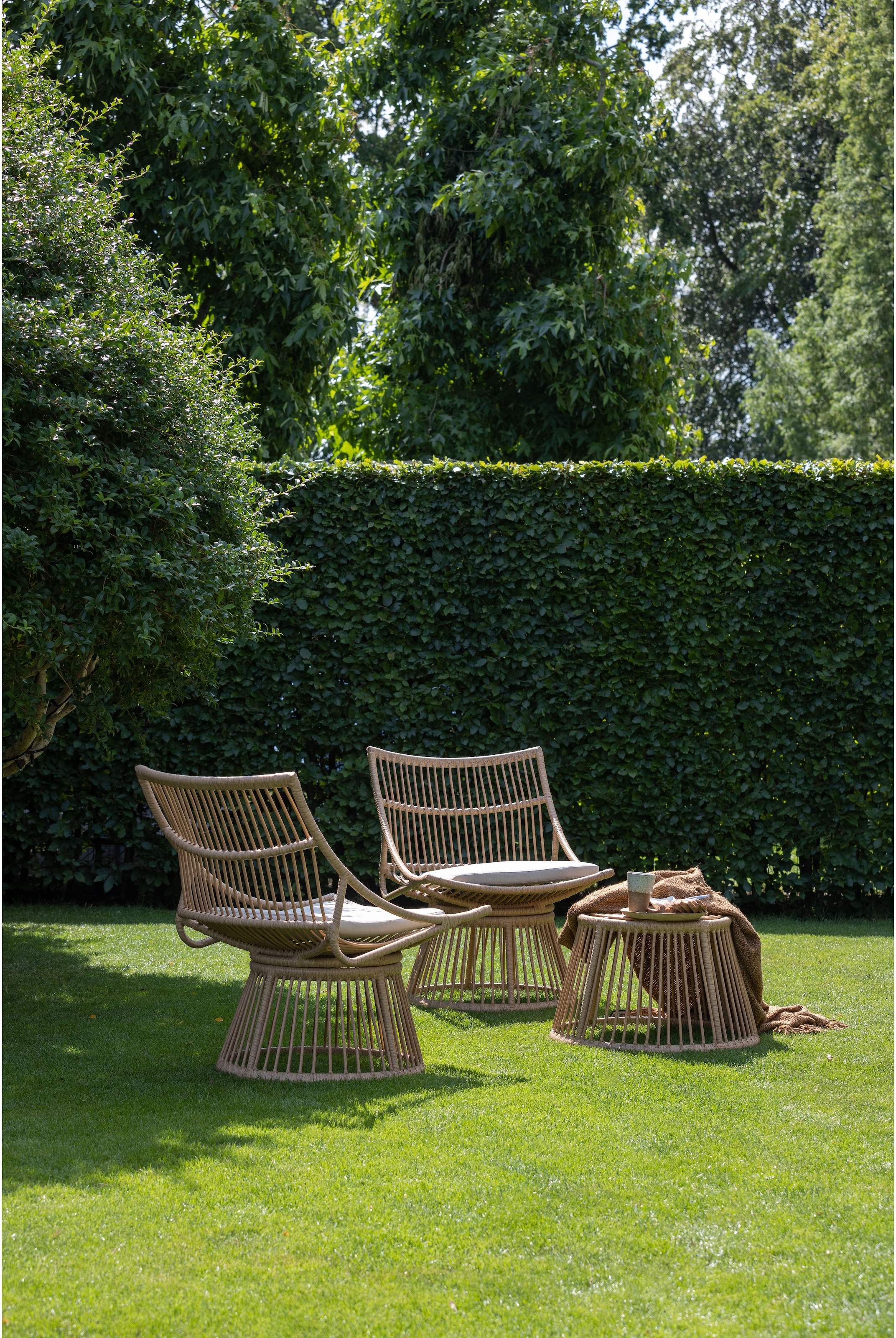 WOOOD Chaise en rotin »Alatna Wicker auf Aluminiumgestell pulverbeschichtet H80 x B64 x T53cm« () Fibre synthétique tressée, coussin d'assise inclus, capacité de charge 120 kg