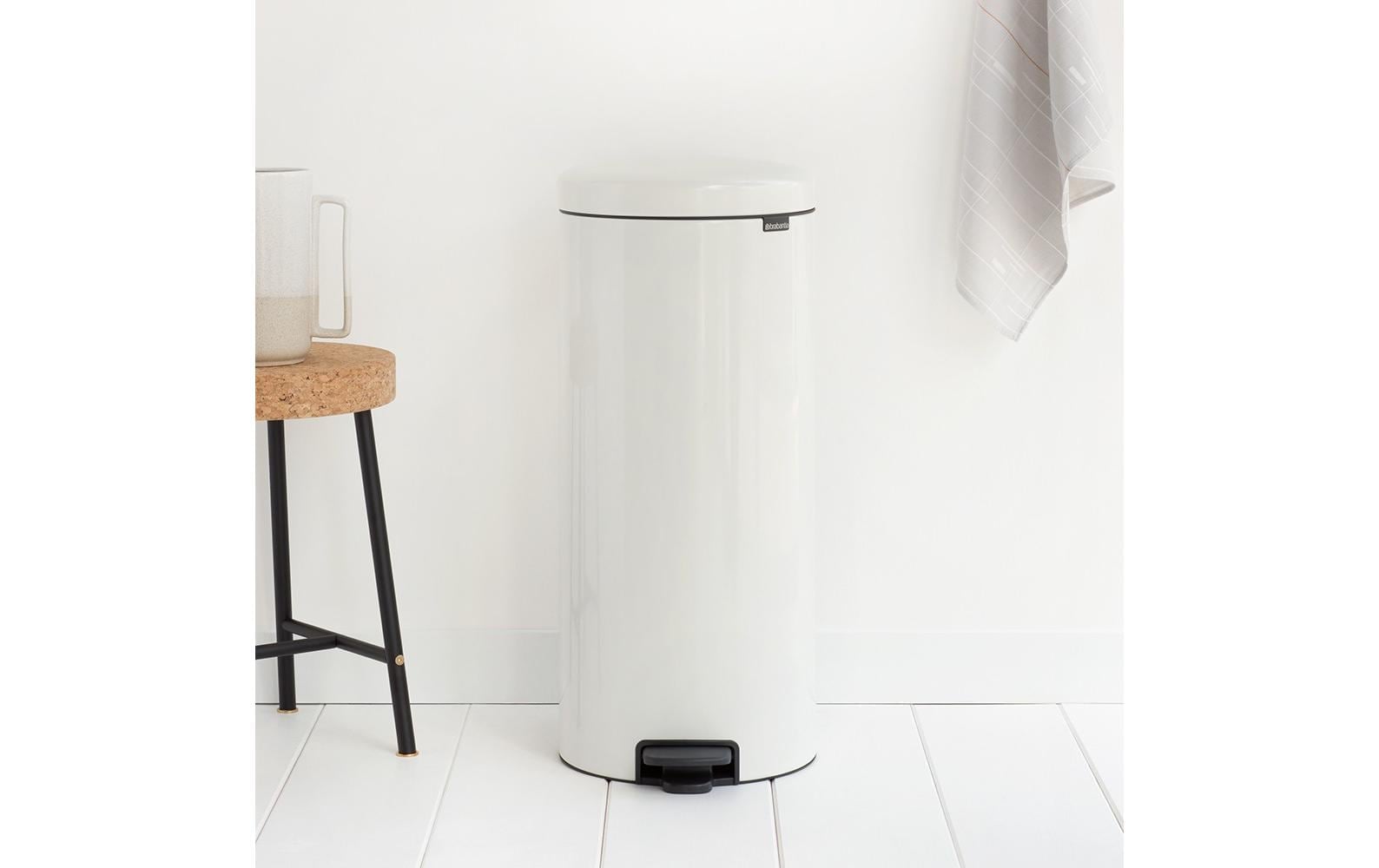 Brabantia Poubelle »NewIcon Treteimer, 30L« 1 Behälter couvercle à fermeture douce, avec commande pédale légère