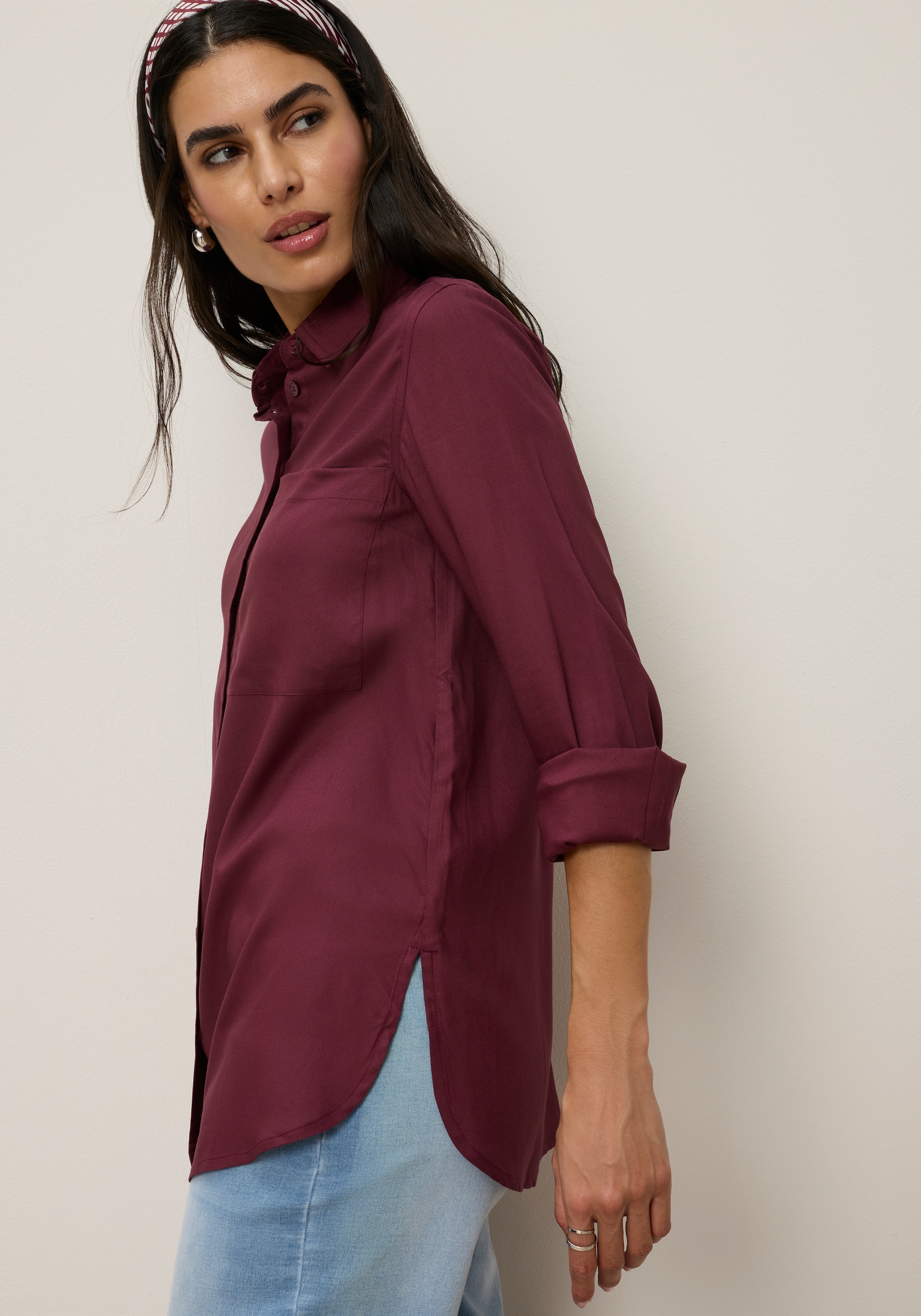 Tamaris Hemdbluse »mit lockerem Schnitt, aus fliessender Viskose-Qualität« im Oversize-Look mit Tasche