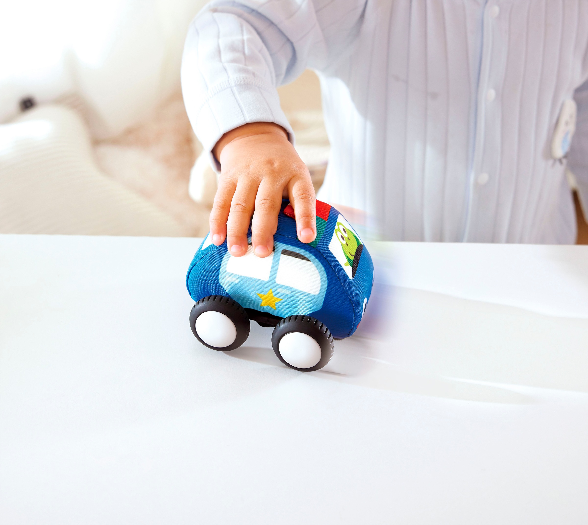 Hape Spielzeug-Auto »Plüschauto-Set mit Rückziehmotor«