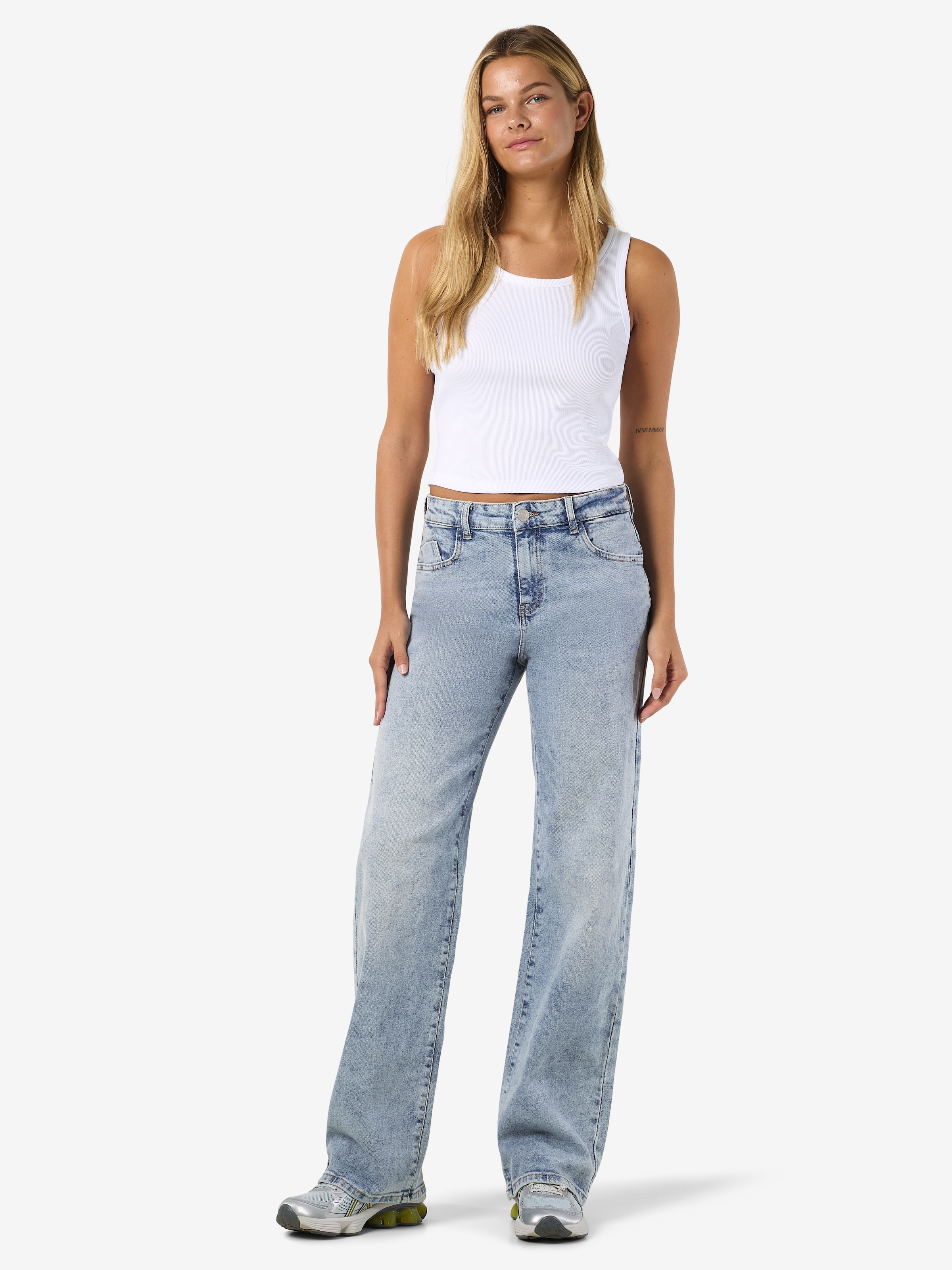Noisy may Jeans droit »NMYOLANDA NW WIDE JEANS AZ236LB NOOS« extra lang