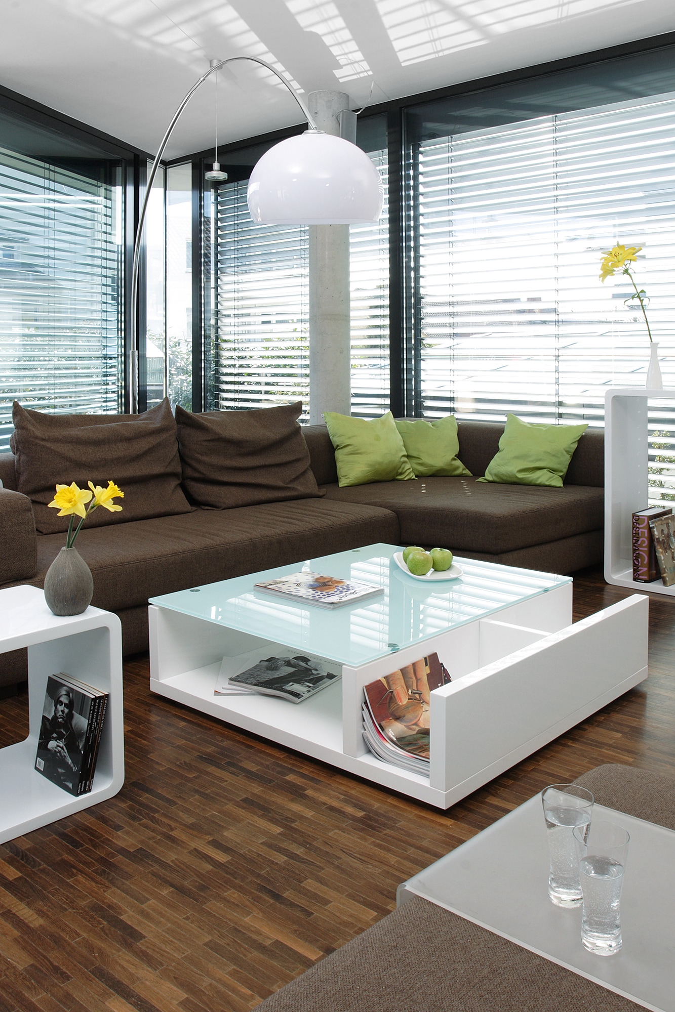 SalesFever Table basse »Wohnzimmer-Tisch im skandinavischen Stil« Praktisch mit seitlichem Magazinfach