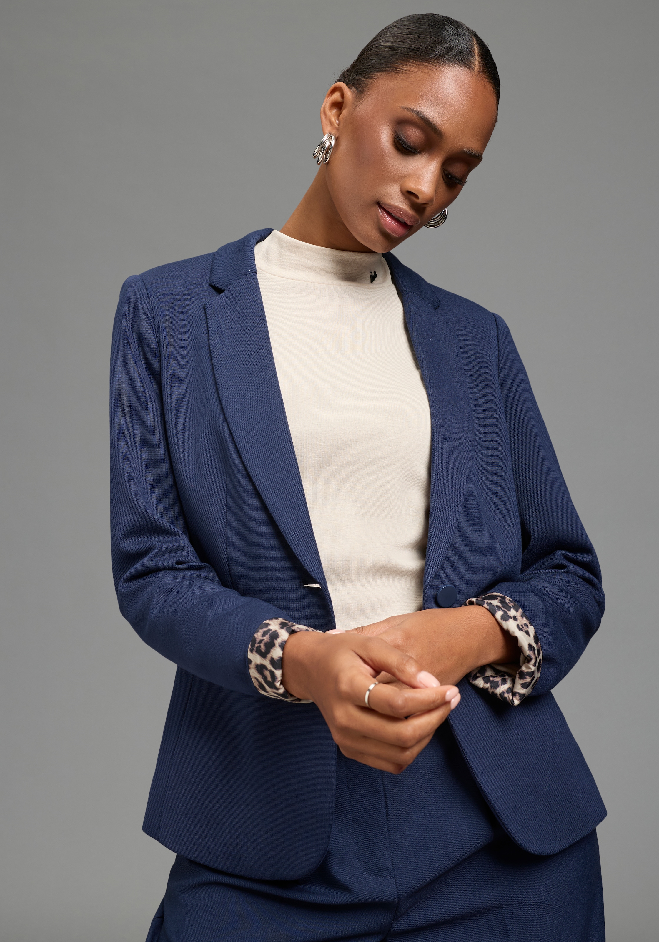 Bruno Banani Blazer court coupe longueur hanches, coupe ajustée, avec label de marque