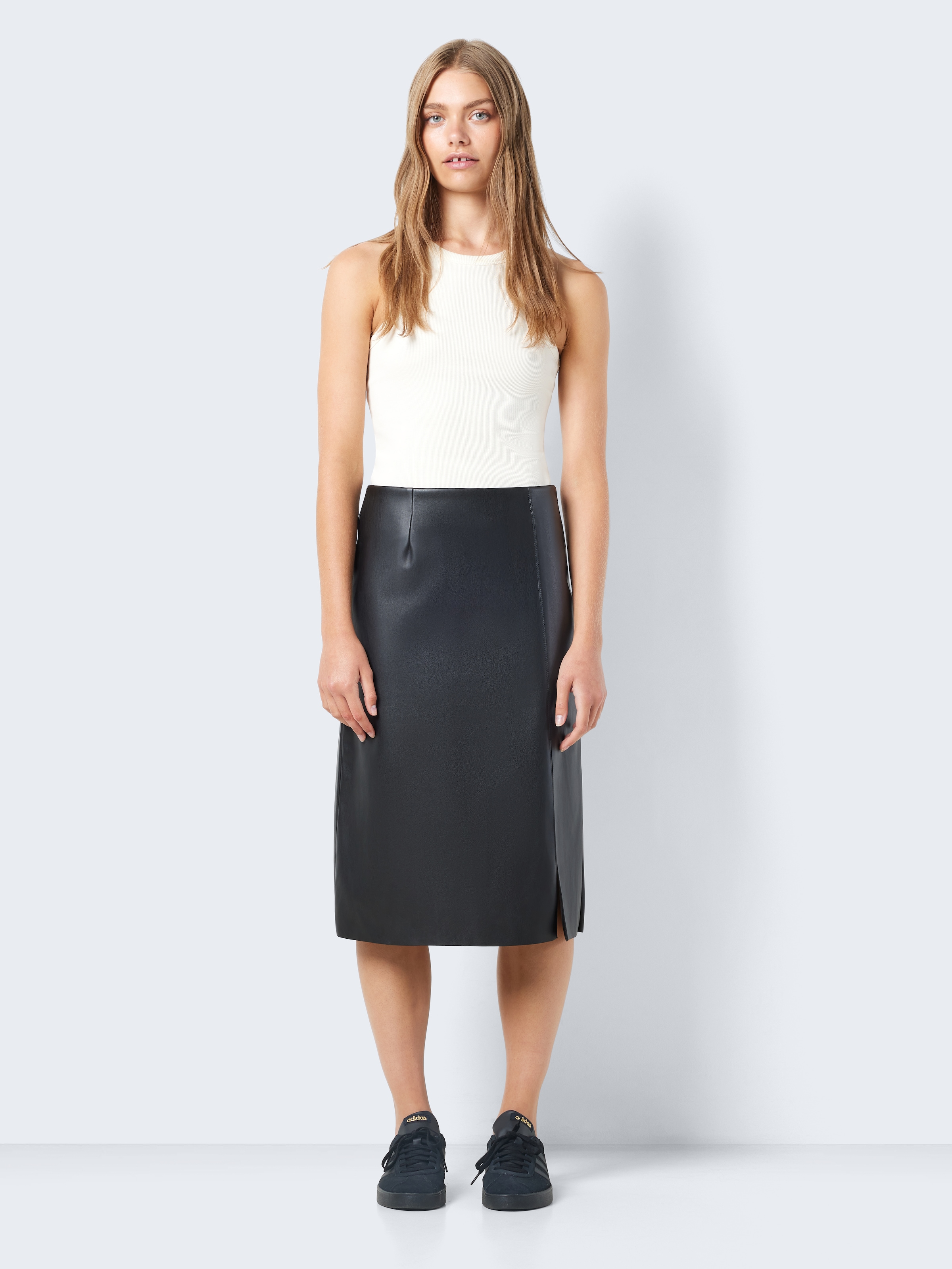 Noisy may Jupe en similicuir »NMCLARA HW SLIT MIDI LENGTH SKIRT«
