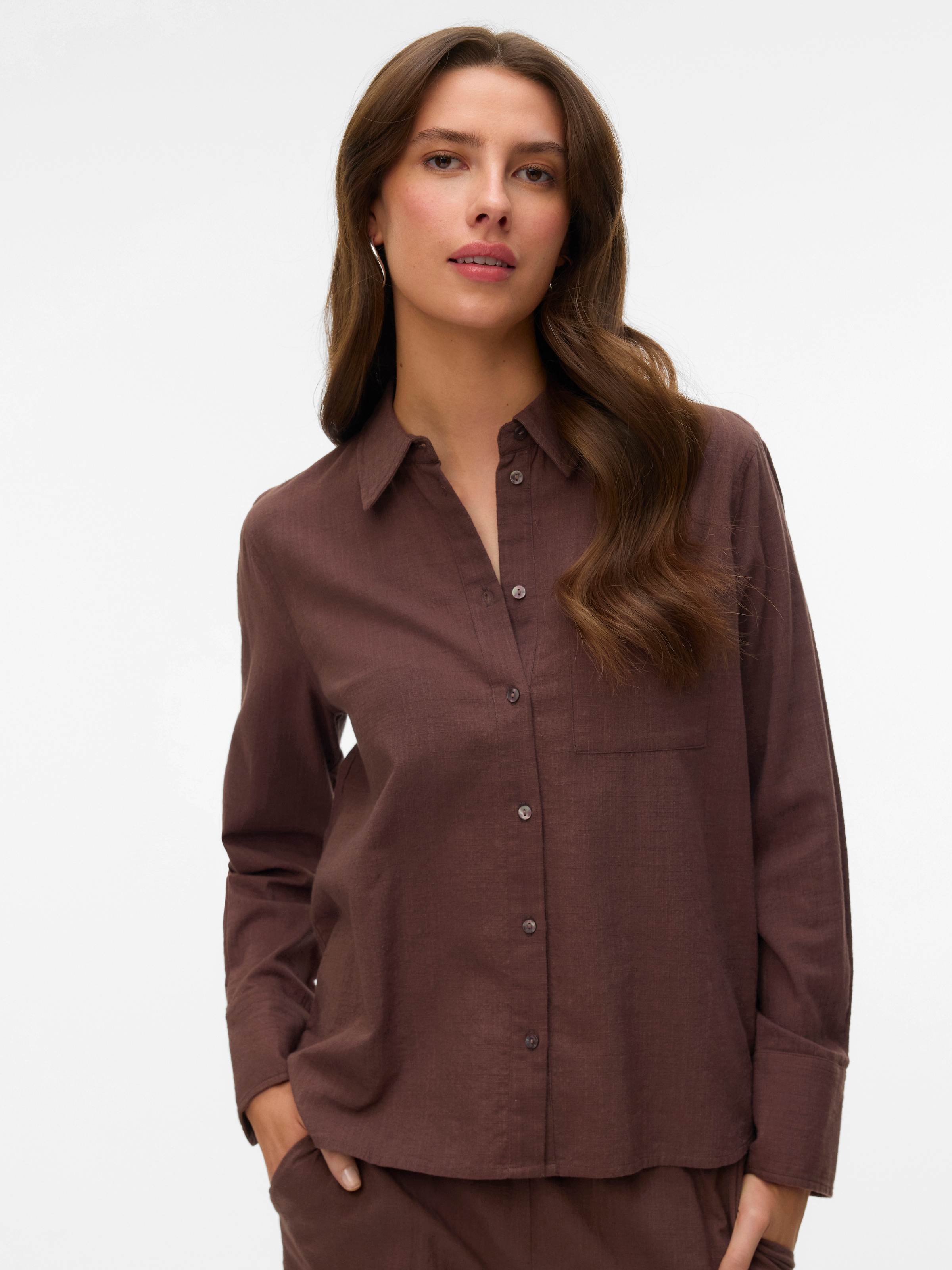 Vero Moda Blouse à manches longues »VMCAIA LS SHIRT WVN NOOS« Mélange coton, coupe régulière, avec lin