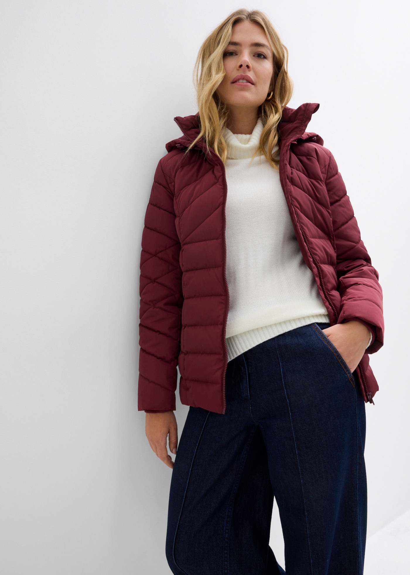 bonprix Veste matelassée pour adultes, coupe sportive, doublé, avec capuche