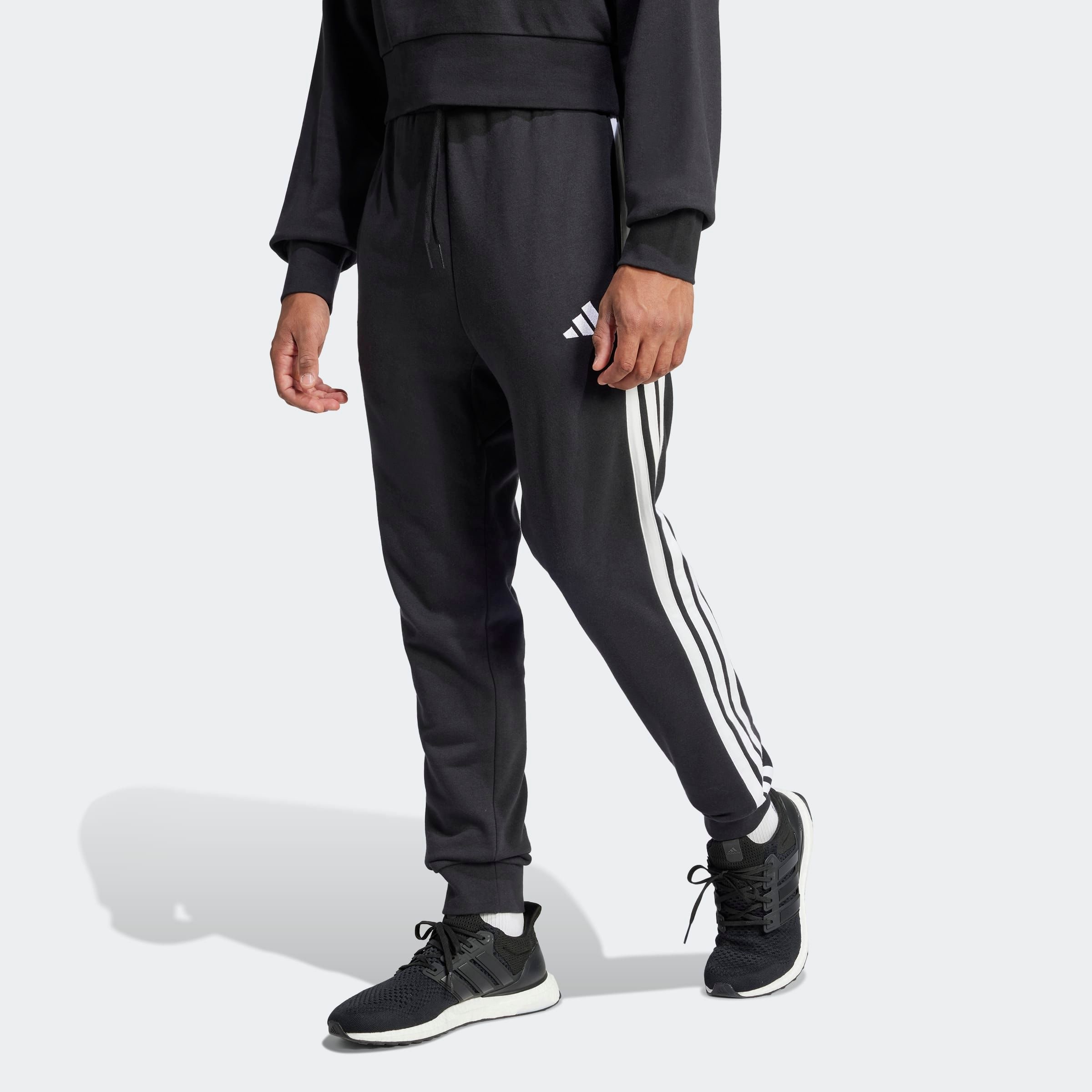 adidas Sportswear Pantalon de sport »M 3S FT TC PT«  schmal zulaufende Beinform, für sportliche Aktivitäten