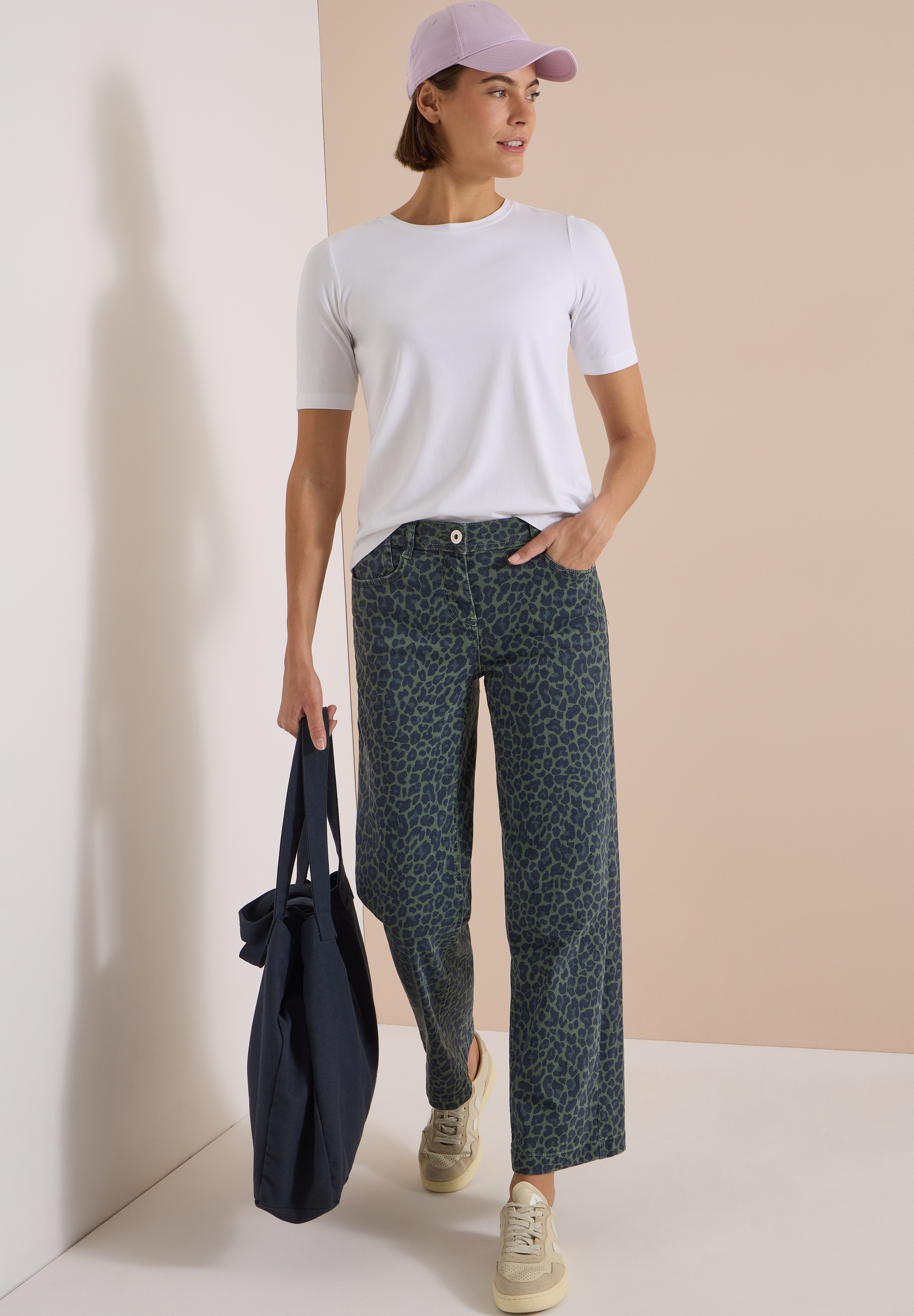 Cecil Jeans loose fit »Style Neele« avec motif léopard / stretch