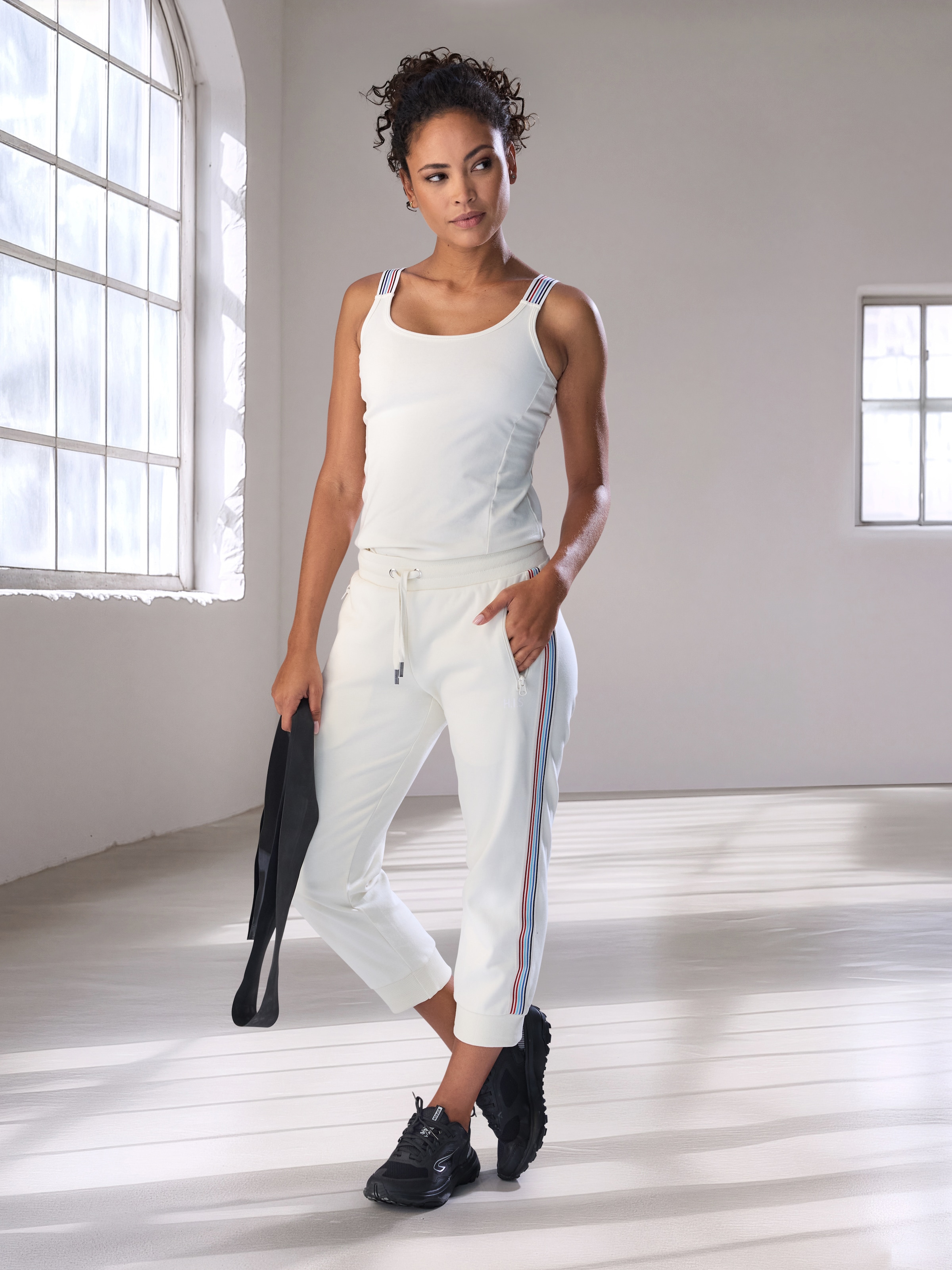 H.I.S Pantalon capri relax  mit seitlichen Tapestreifen
