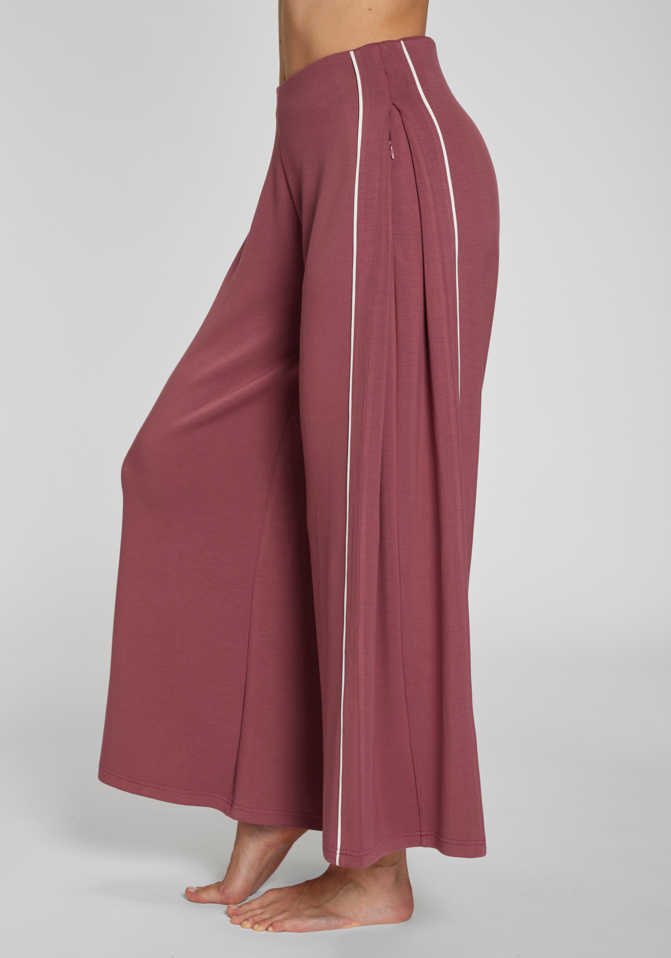 LASCANA Homewearhose  mit Piping und verdeckten Reissverschlusstaschen