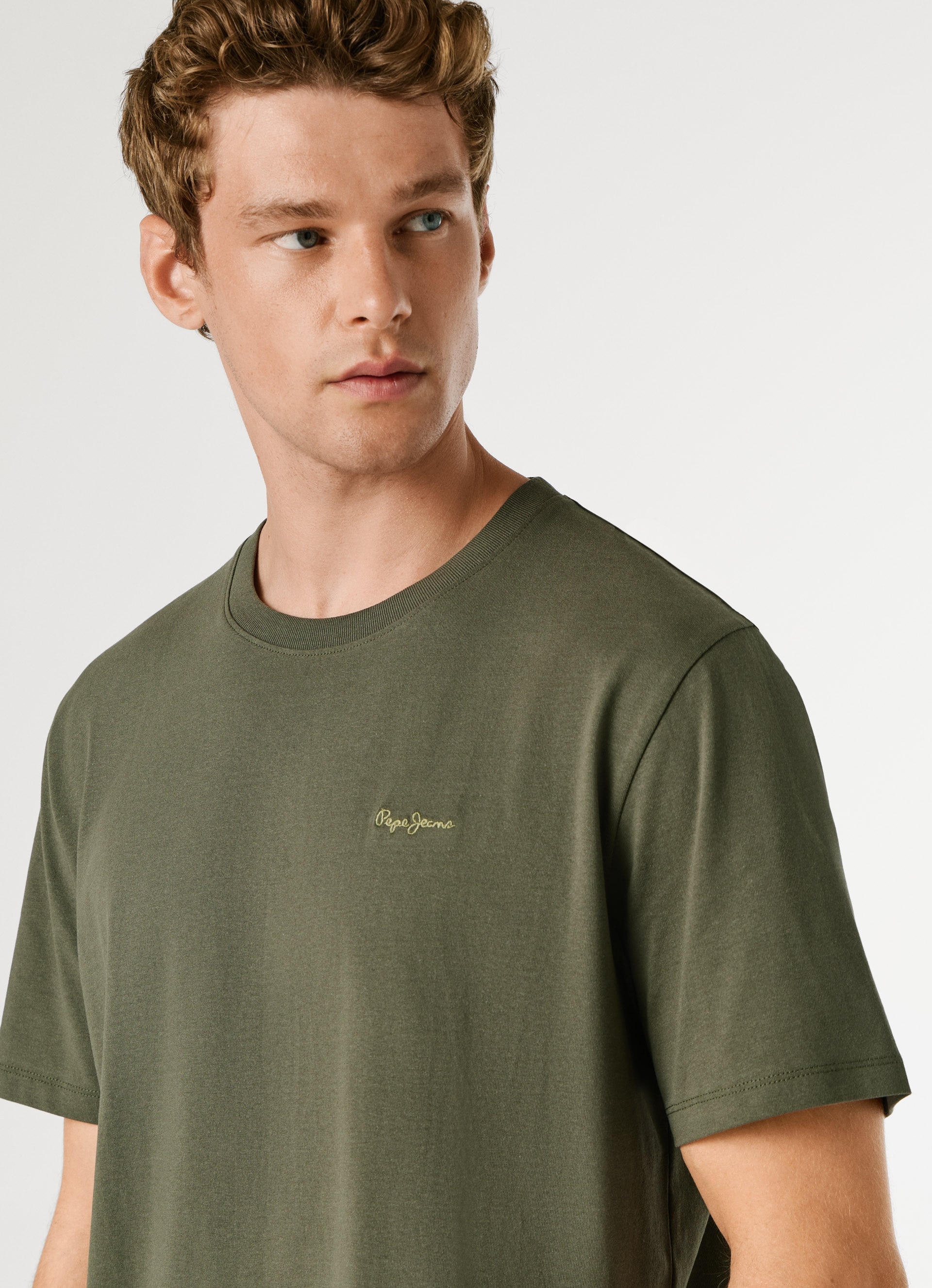 Pepe Jeans T-shirt »CONTRAST CONNOR« avec col rond et logo brodé