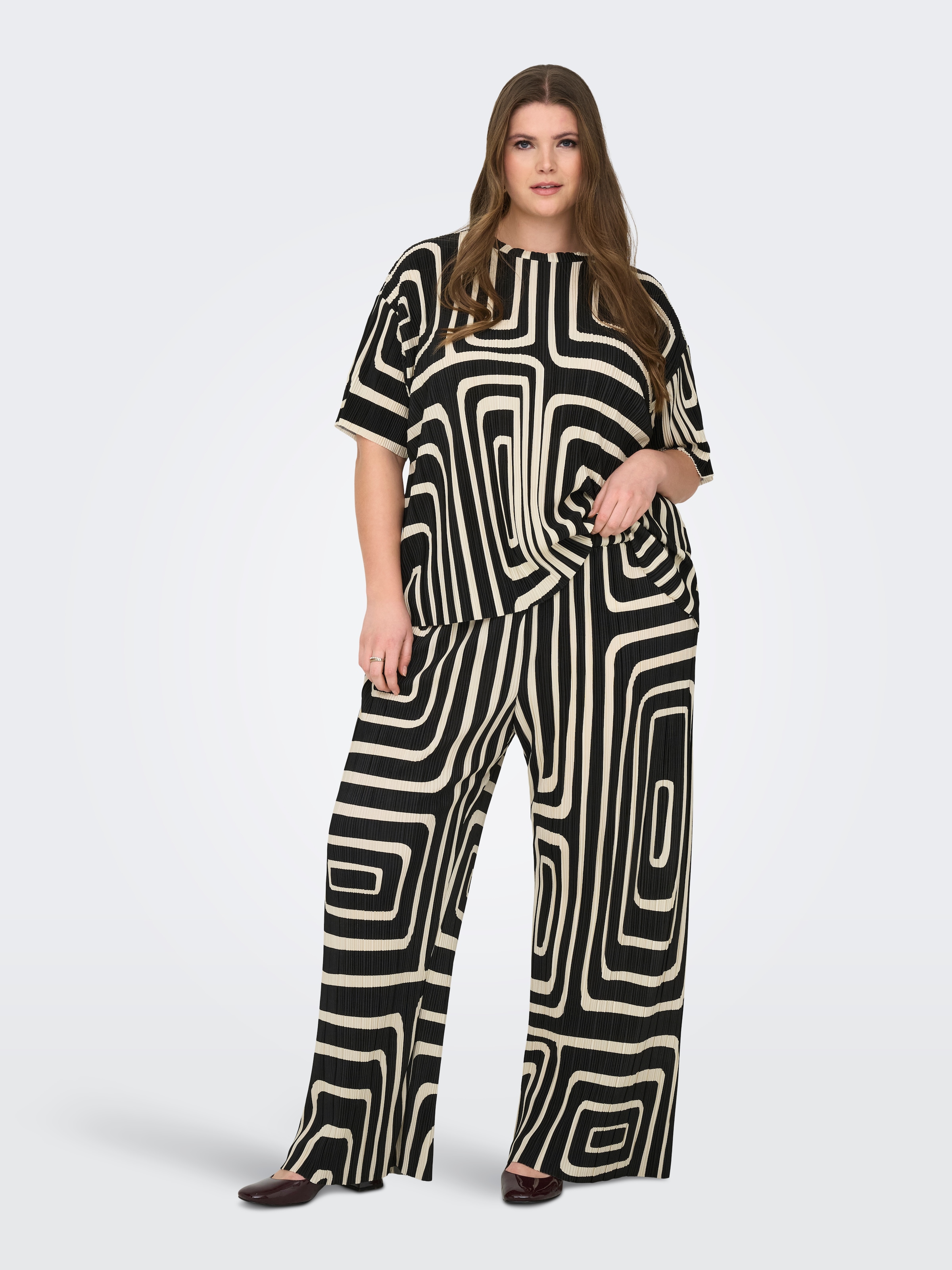 ONLY CARMAKOMA Schlupfhose »CARRAVENNA PLISSE AOP PANT JRS NOOS«