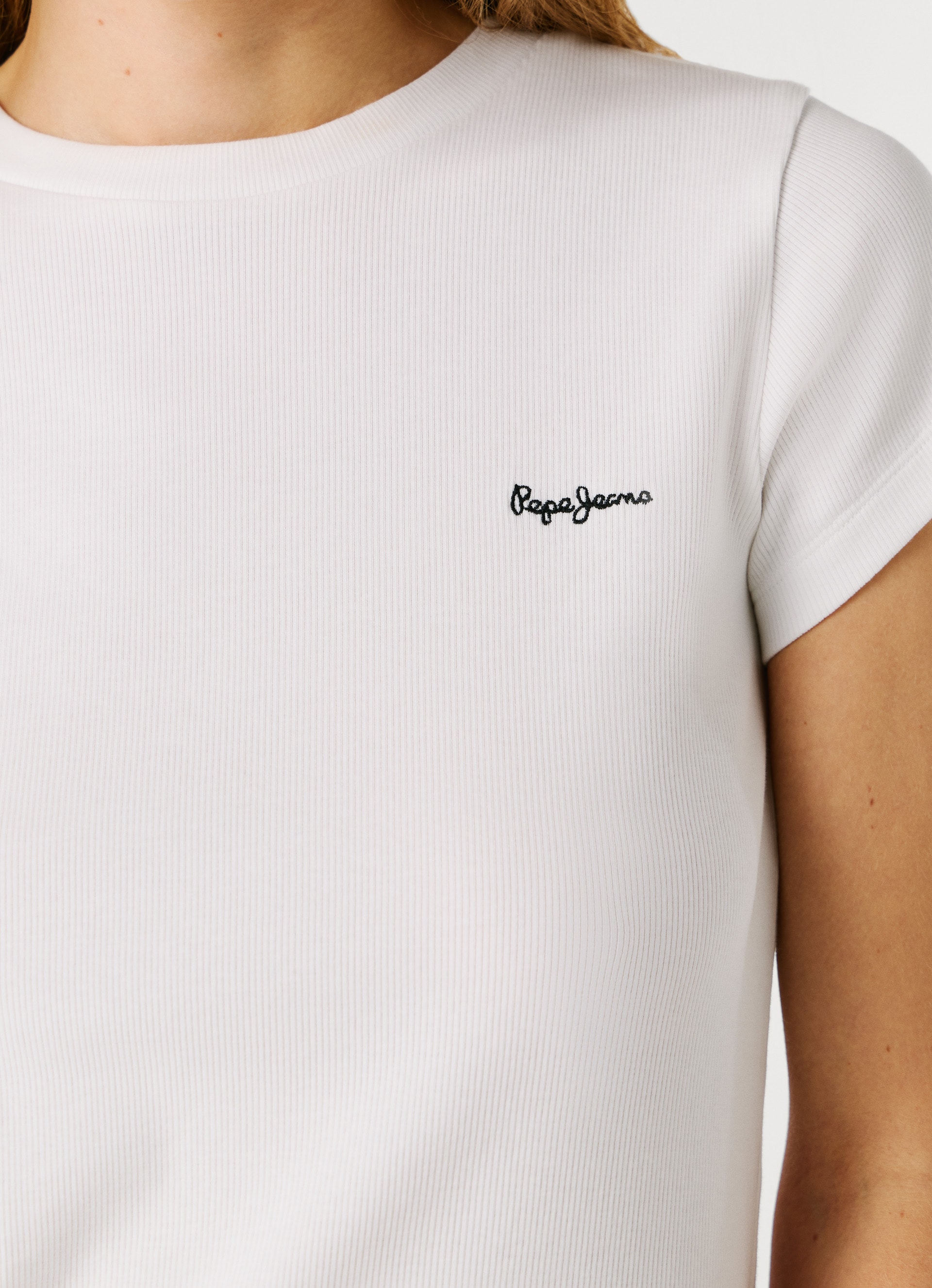 Pepe Jeans T-Shirt »MERIDA« aus elastischem Rippstoff, Rundhalsform