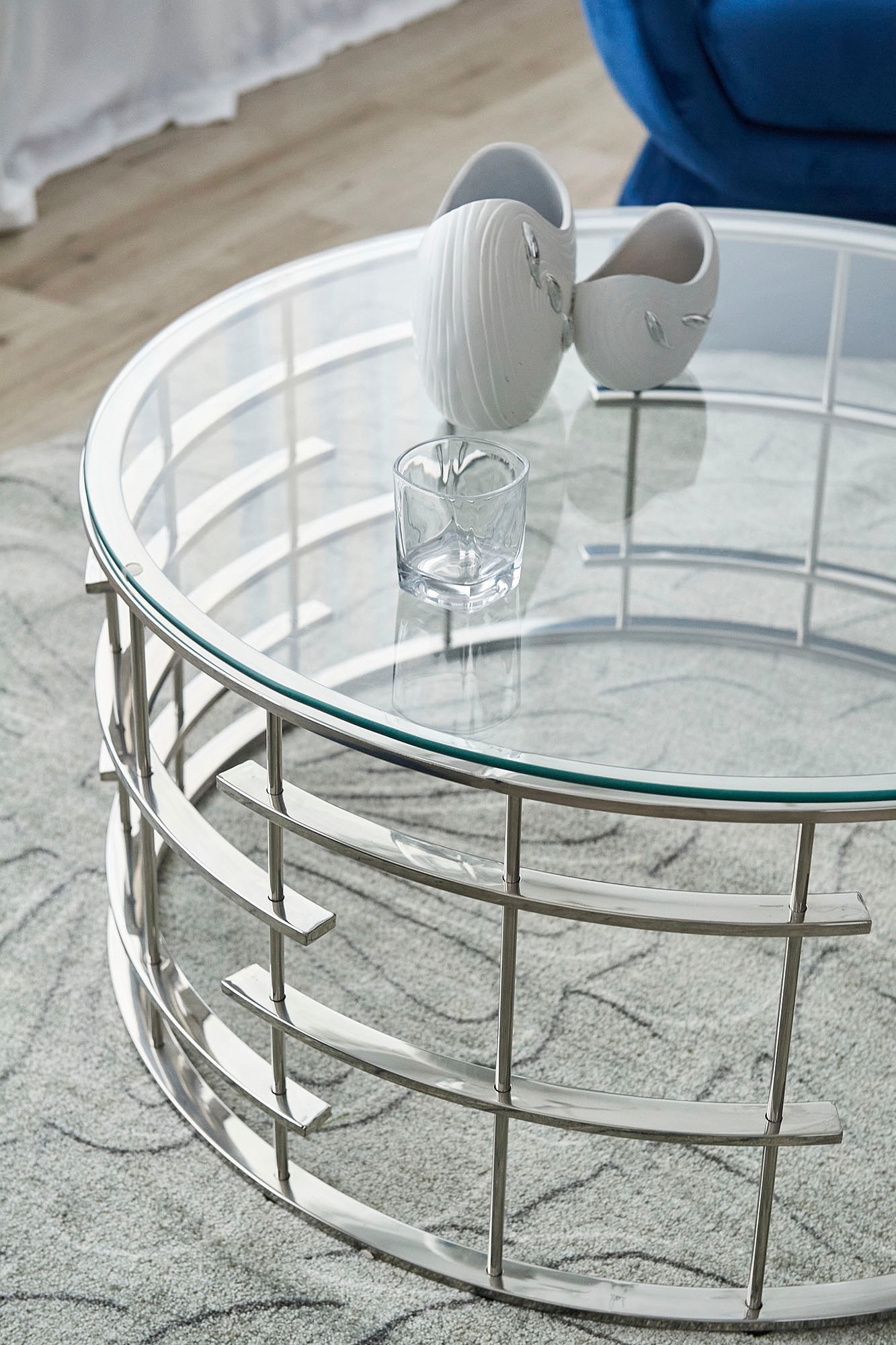 SalesFever Table basse »Glastisch: Stil und Funktionalität Wohnzimmertisch« Gestell gefertigt aus rostfreiem Edelstahl