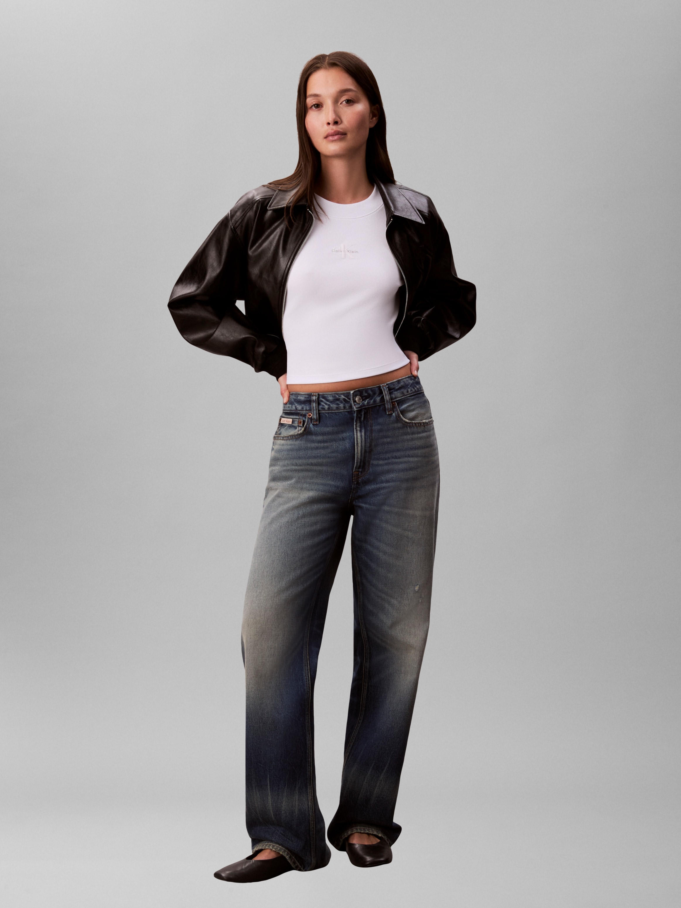 Calvin Klein Jeans T-shirt à manches longues Rundhalsausschnitt, figurbetonte Passform, Logodruck