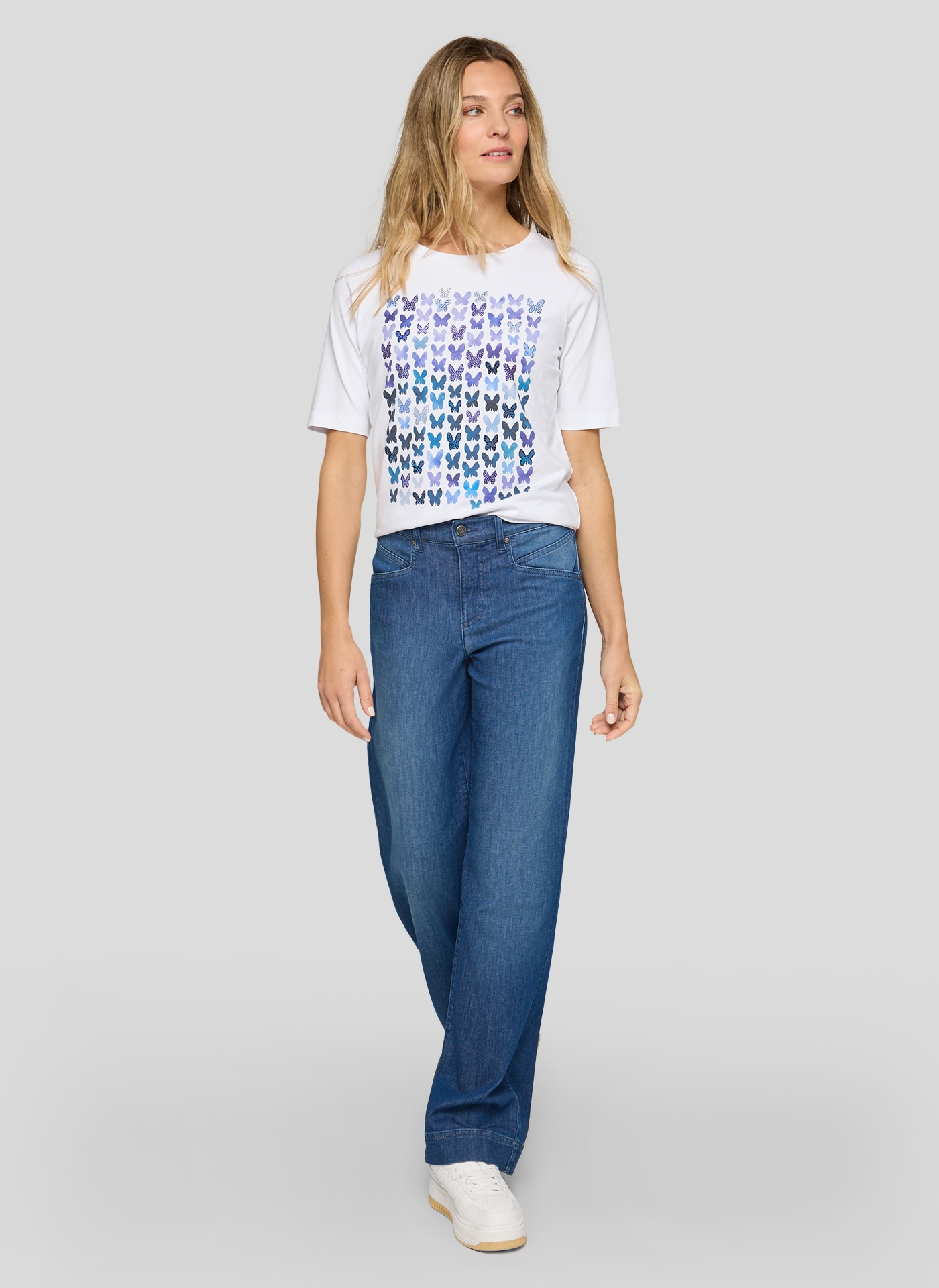 Rabe T-shirt mit Schmetterling Print