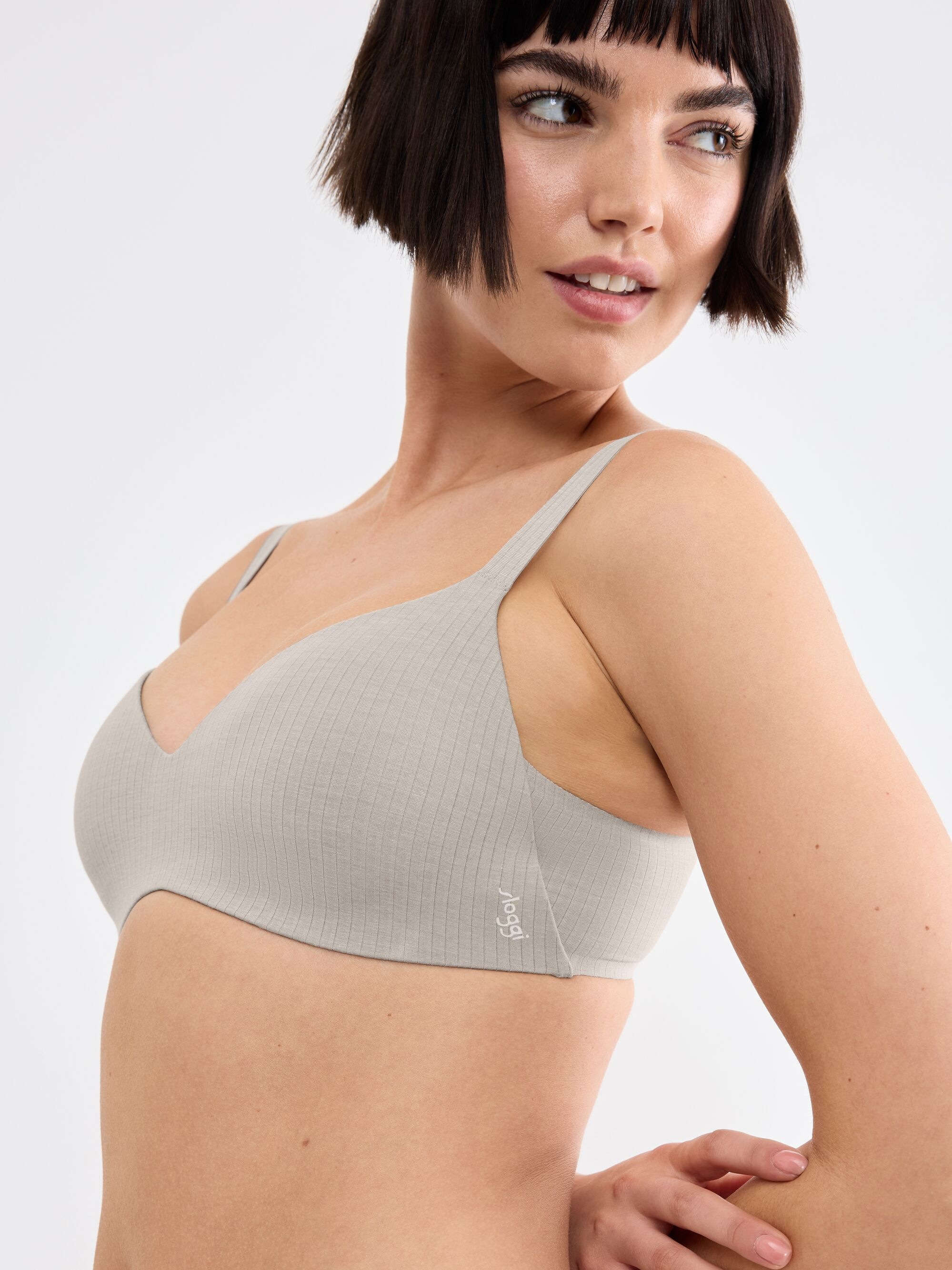sloggi Soutien-gorge sans armatures »ZERO Feel Pure THE UP TShirt Bra« naturel et invisible