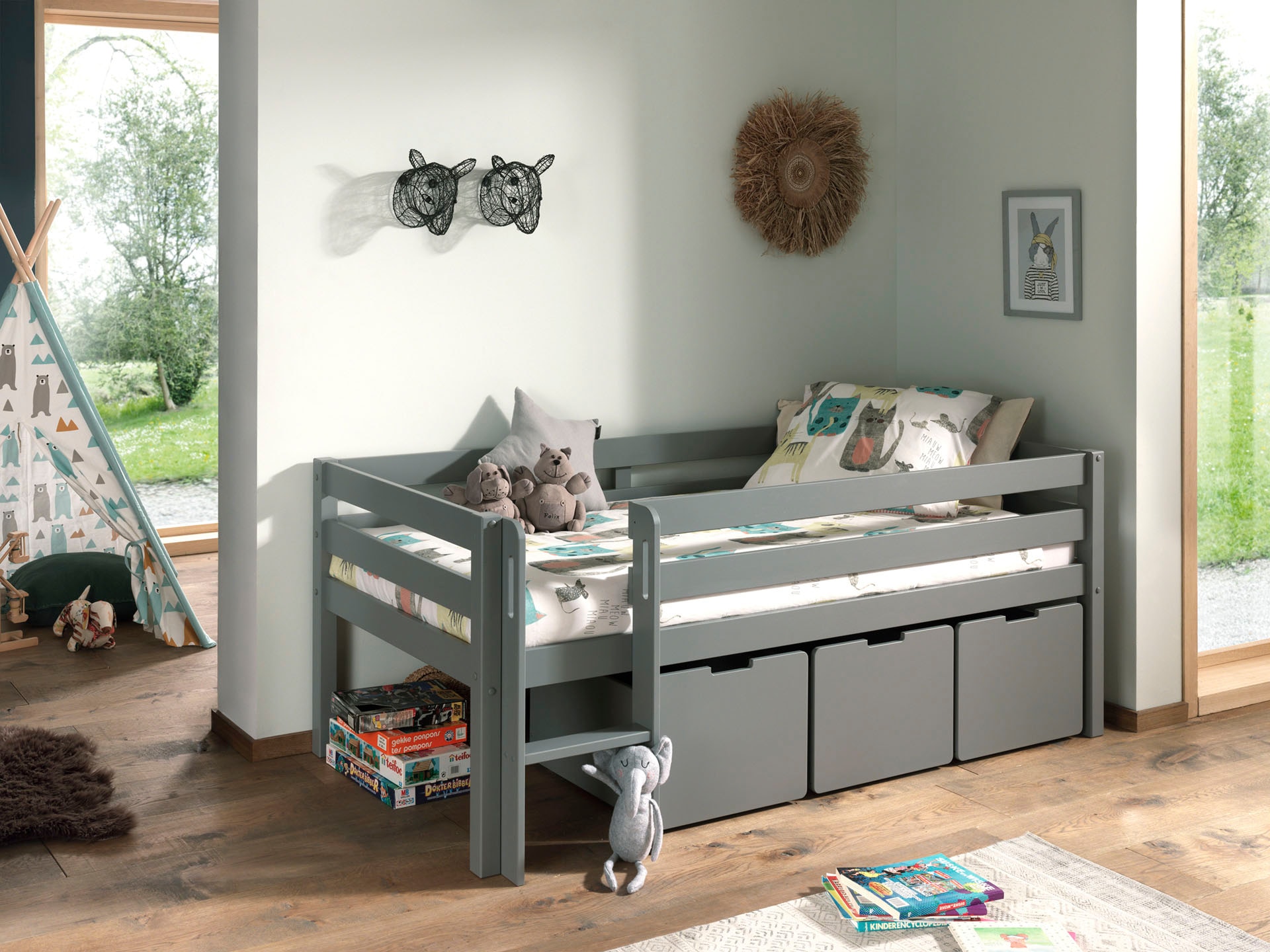 Vipack Spielbett »Pino, Kiefer massiv, mit Rolllattenrost, 3 Rollboxen, Made in Europe« B/H/T ca. 207,6x83x104,9cm, inkl. Leiter und Absturzschutz,  wahlweise mit oder ohne Hängeregal, 2 Farben zur Auswahl