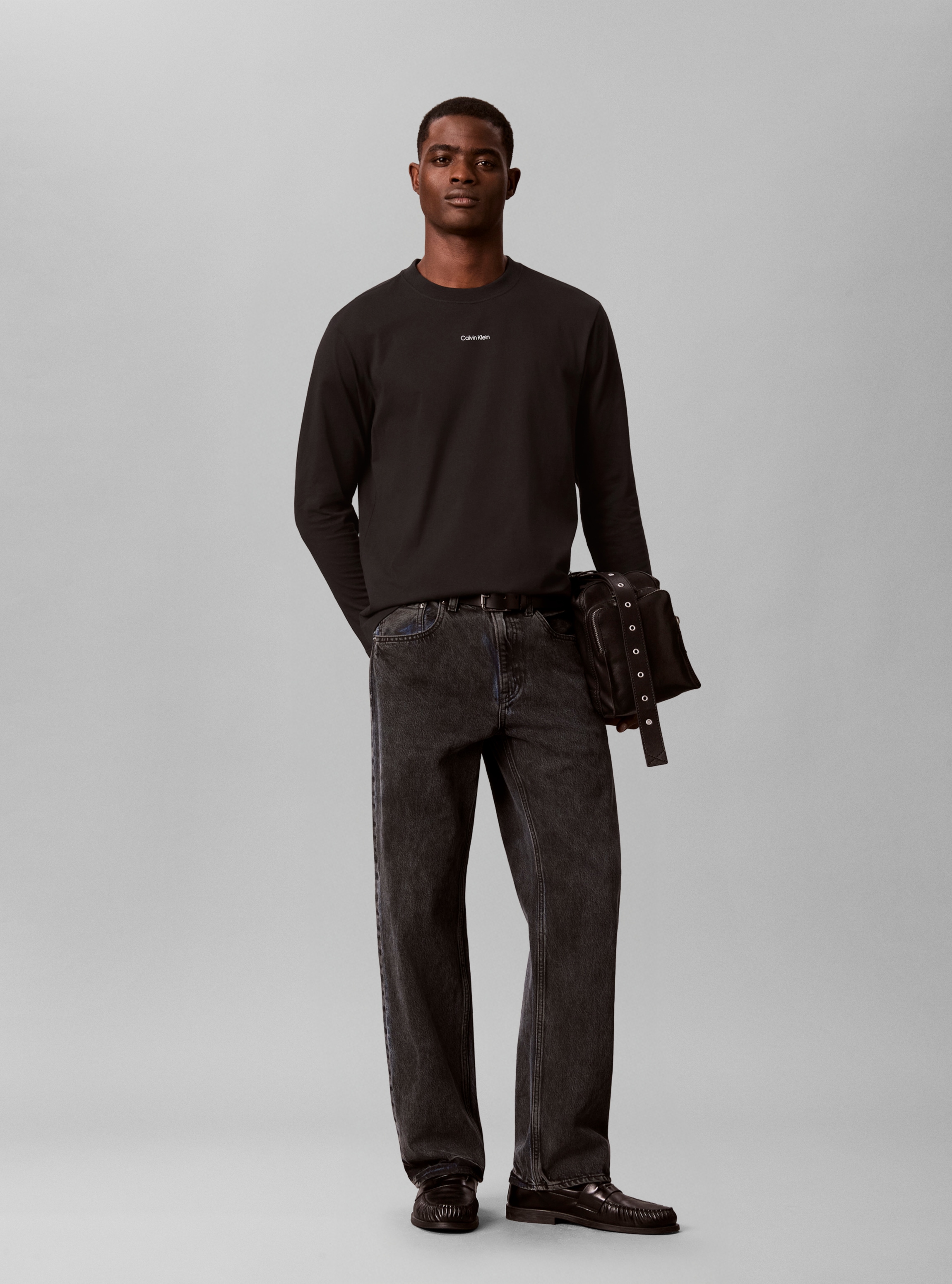 Calvin Klein Langarmshirt »EASY 20S RETRO CALVIN BACK« Regular fit mit Markenprint