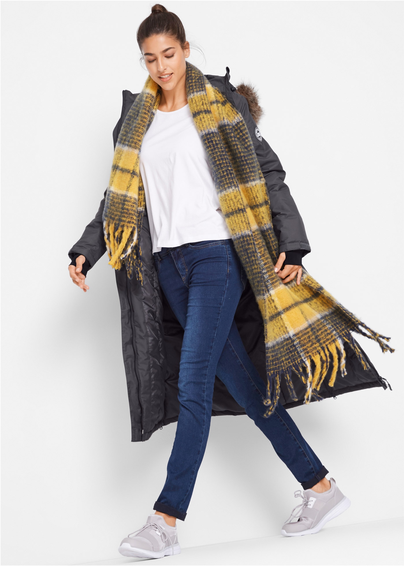 bonprix Manteau d'hiver avec capuche amovible + fausse fourrure, trous pour pouces, poche intérieure pour téléphone
