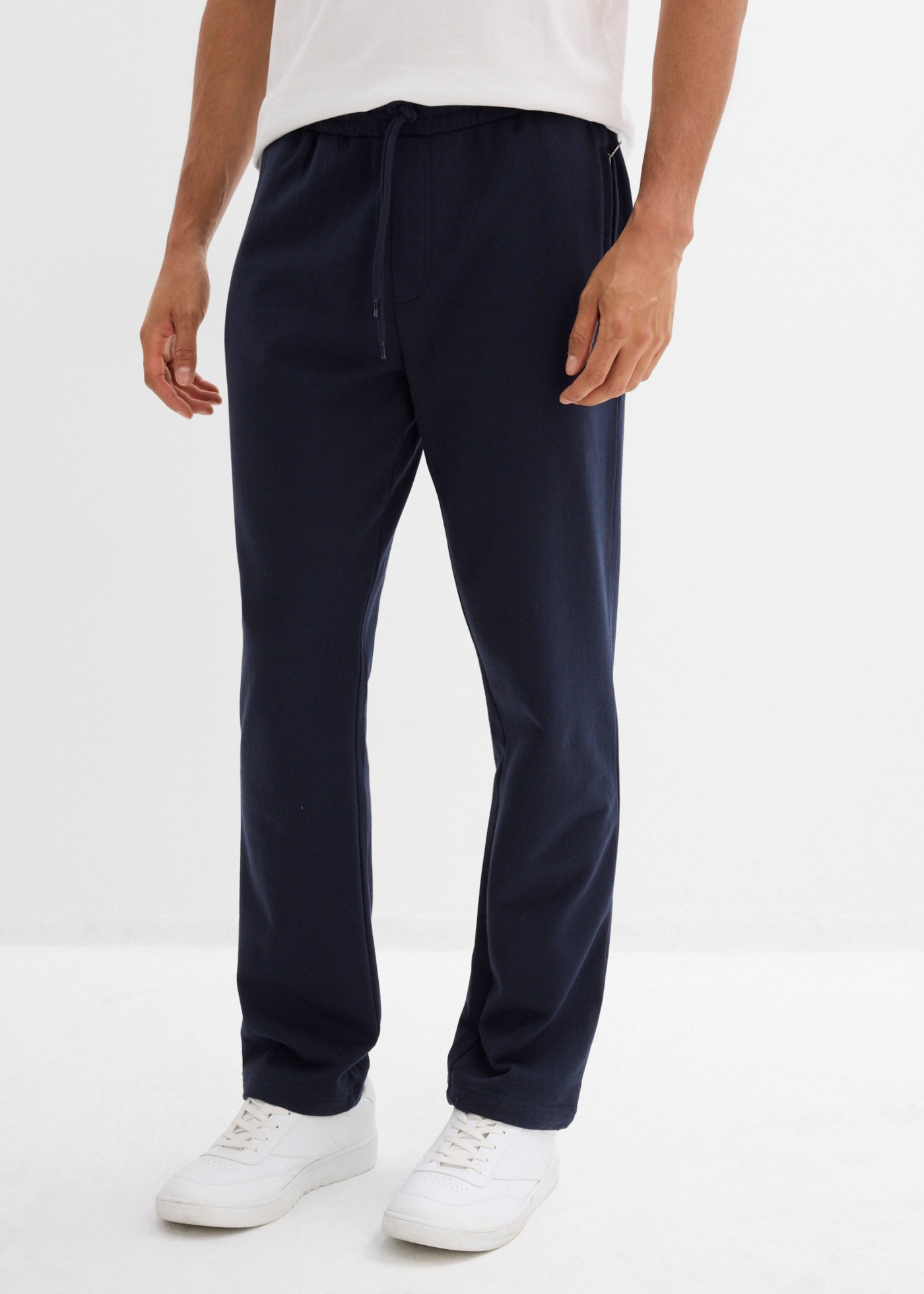 bonprix Jogginghose  mit Reissverschlusstaschen, aus Baumwolle und Polyester, Regular Fit
