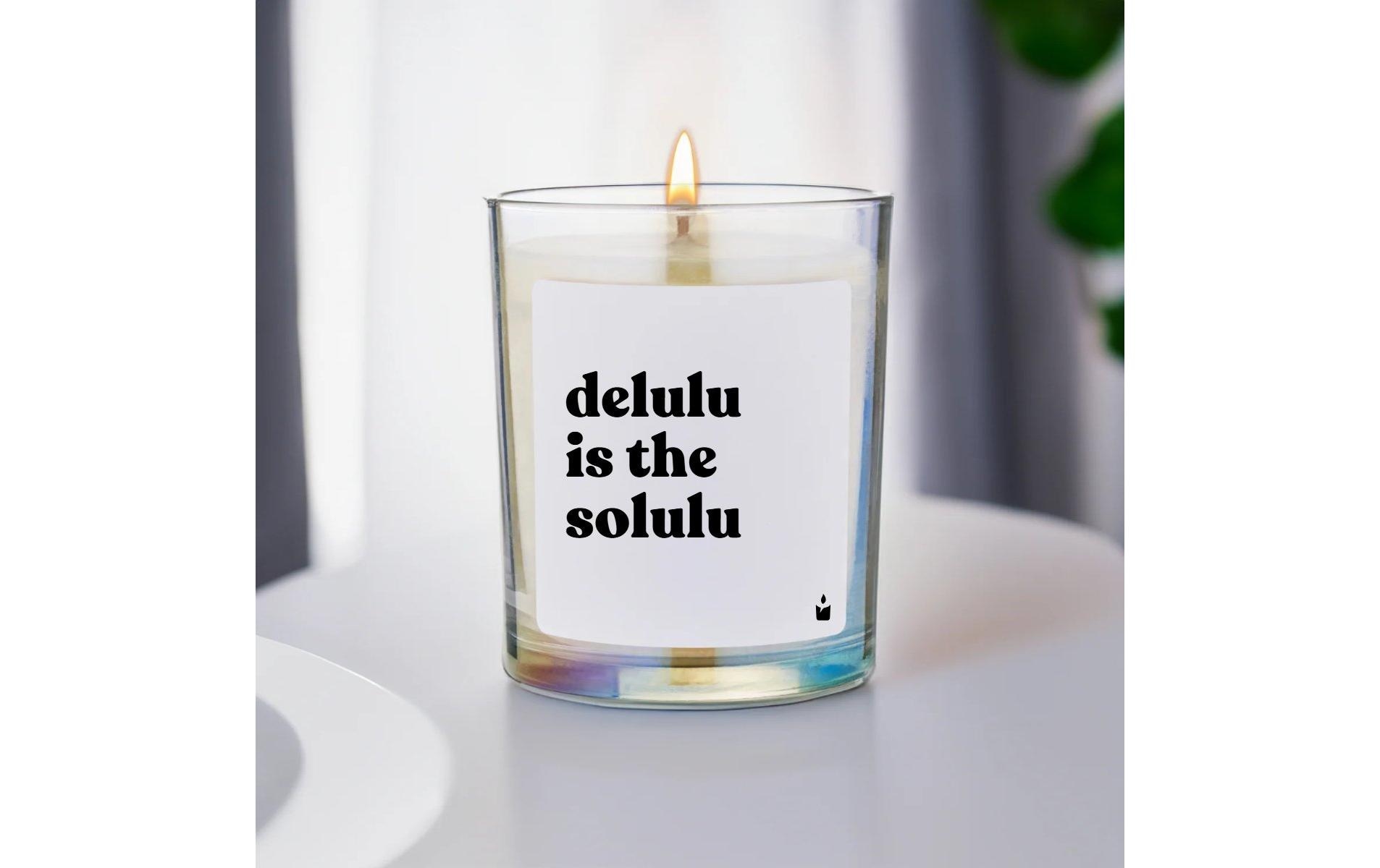   Bougie parfumée »ChattyCandles delulu is the solulu 6,7 x 8 cm«