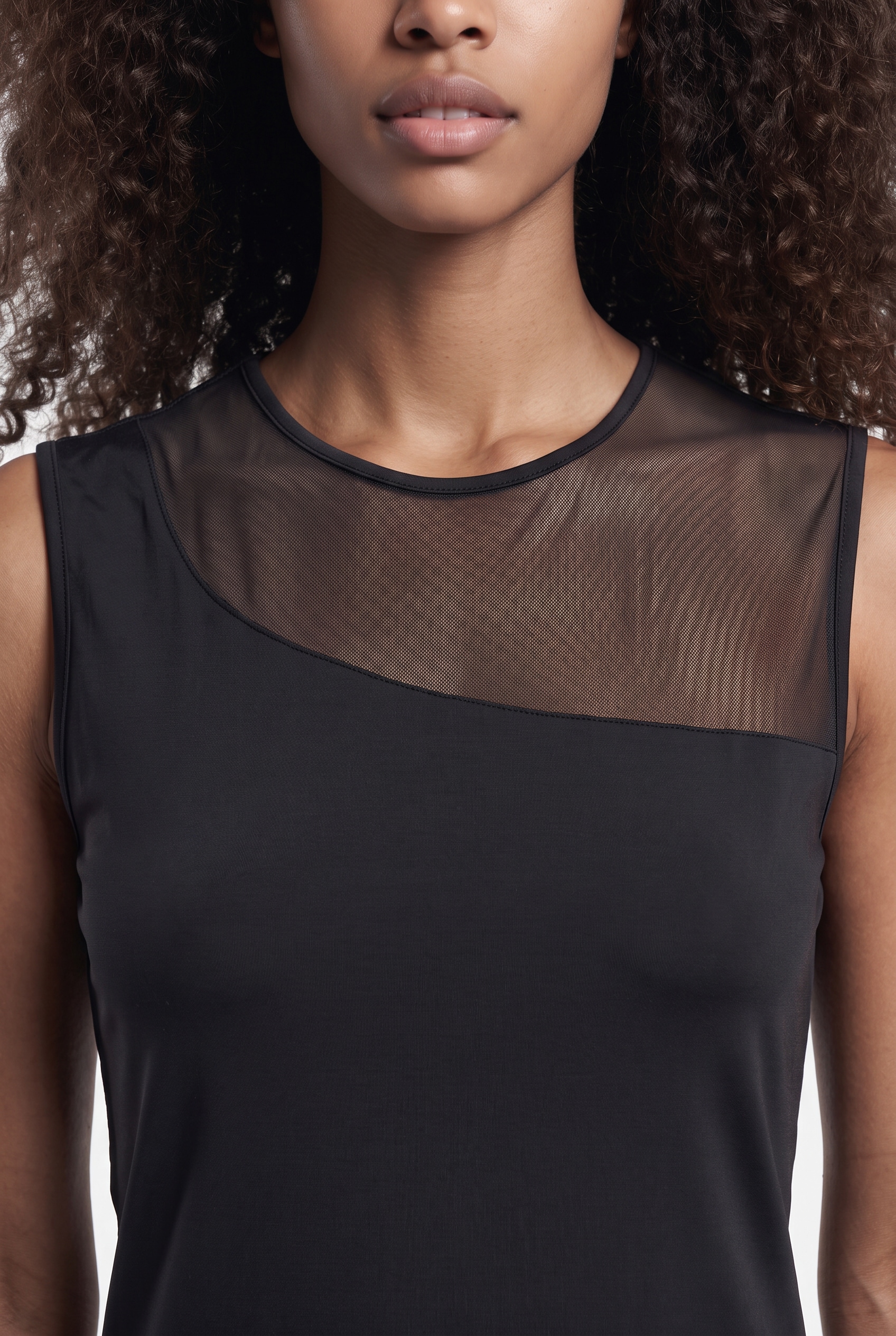 ONLY Shirt à col rond »ONLTABY S/L ASYMMETRIC MESH TOP CS JRS« mélange de matières, coupe ajustée