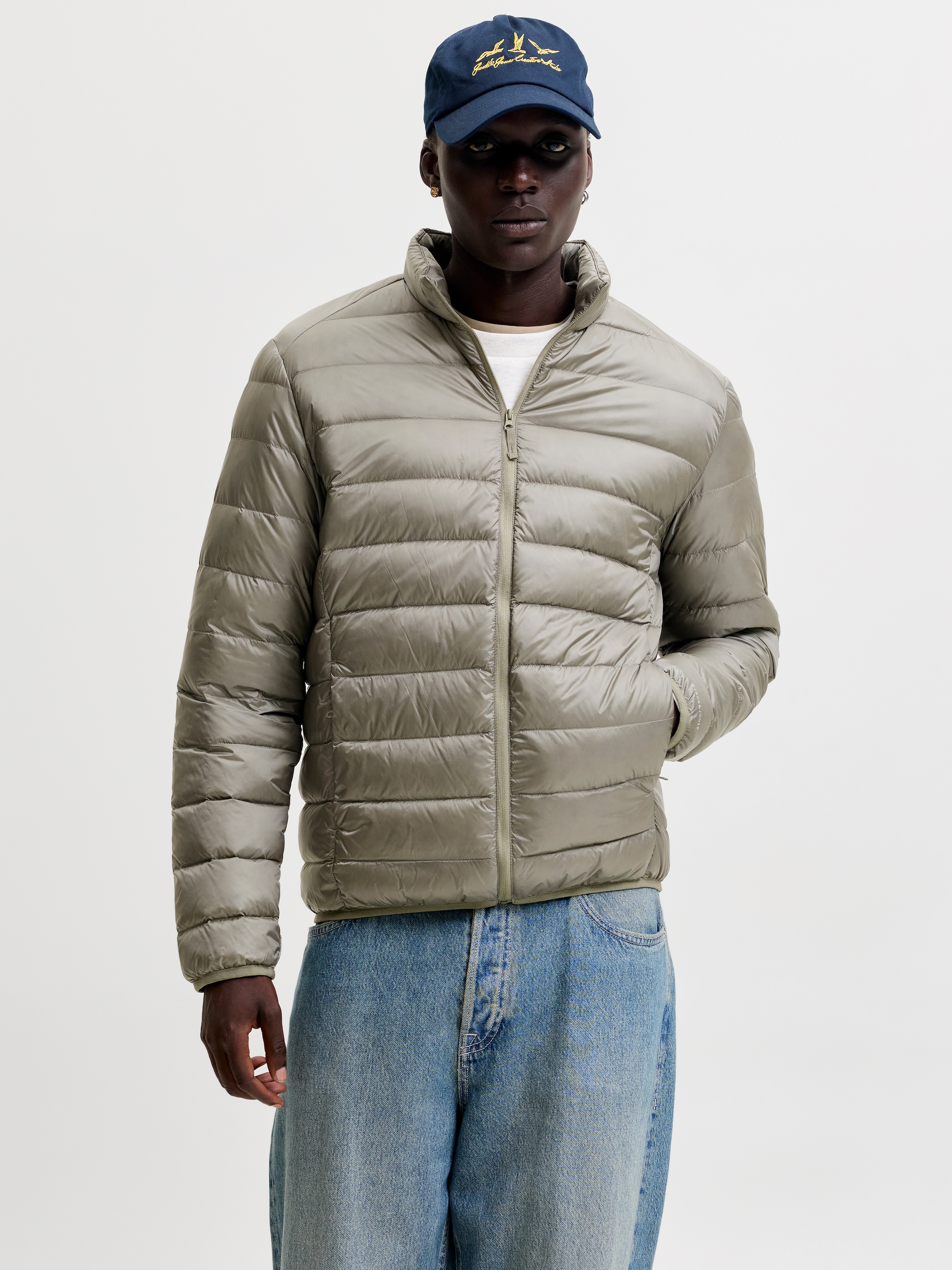 Jack & Jones Veste matelassée »JJEBERG LIGHT DOWN COLLAR PUFFER NOOS« fibre synthétique, coupe régulière