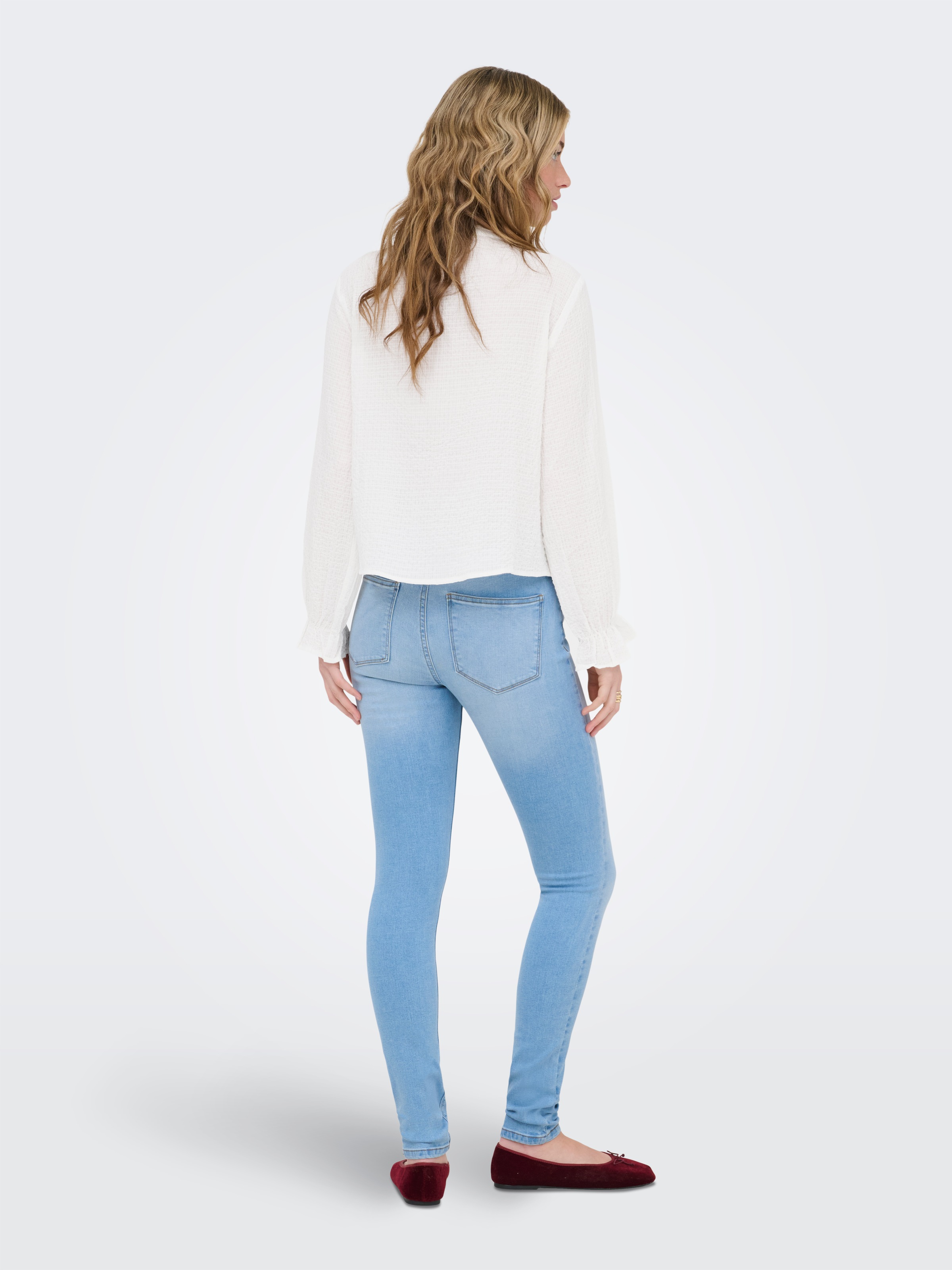 ONLY Blouse à manches longues »ONLVICKY LIFE L/S EMB TOP WVN NOOS«