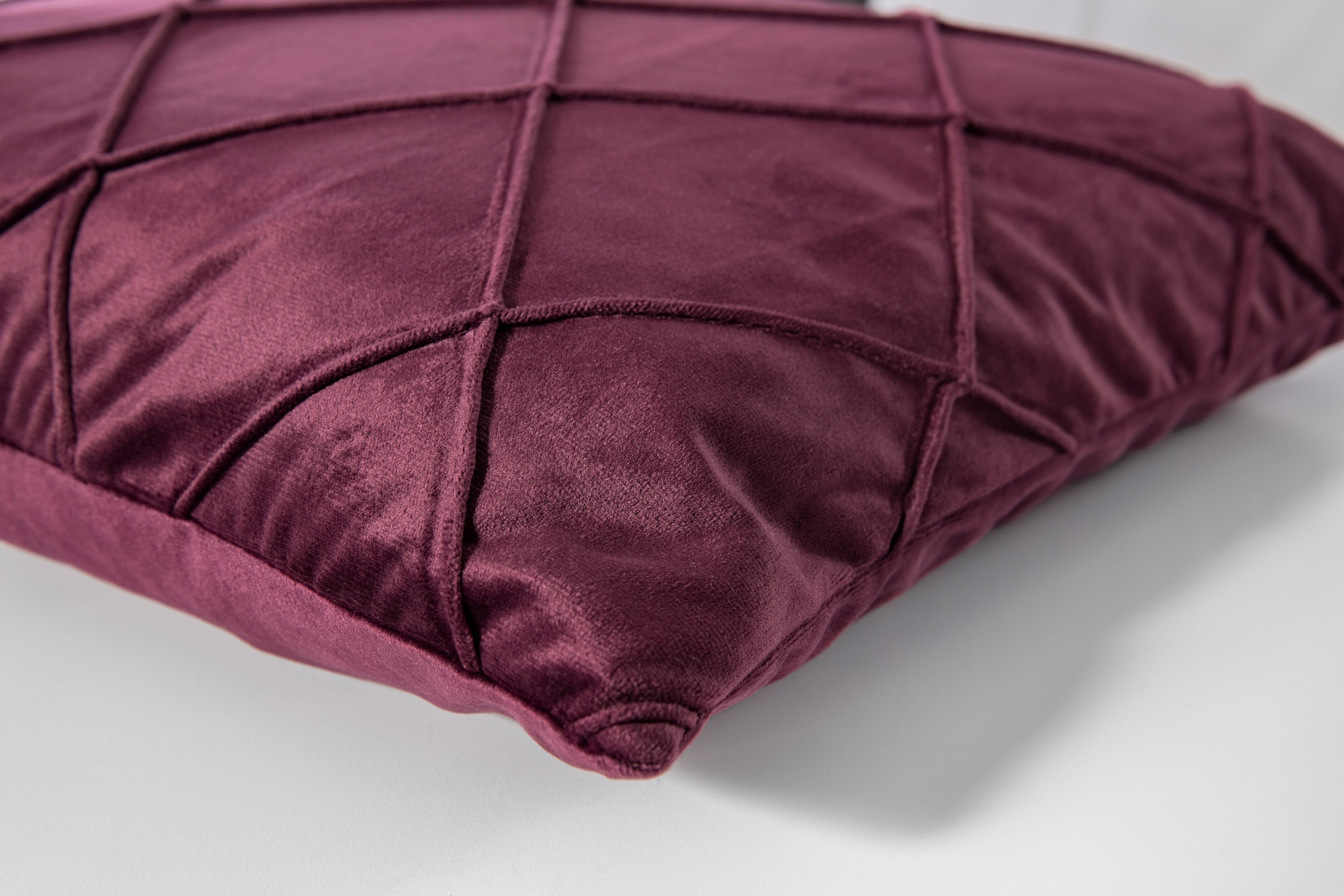 Magma Heimtex Coussin décoratif »NOBLESS« Housse de coussin, matelassage élégant en losanges, look moderne et luxueux