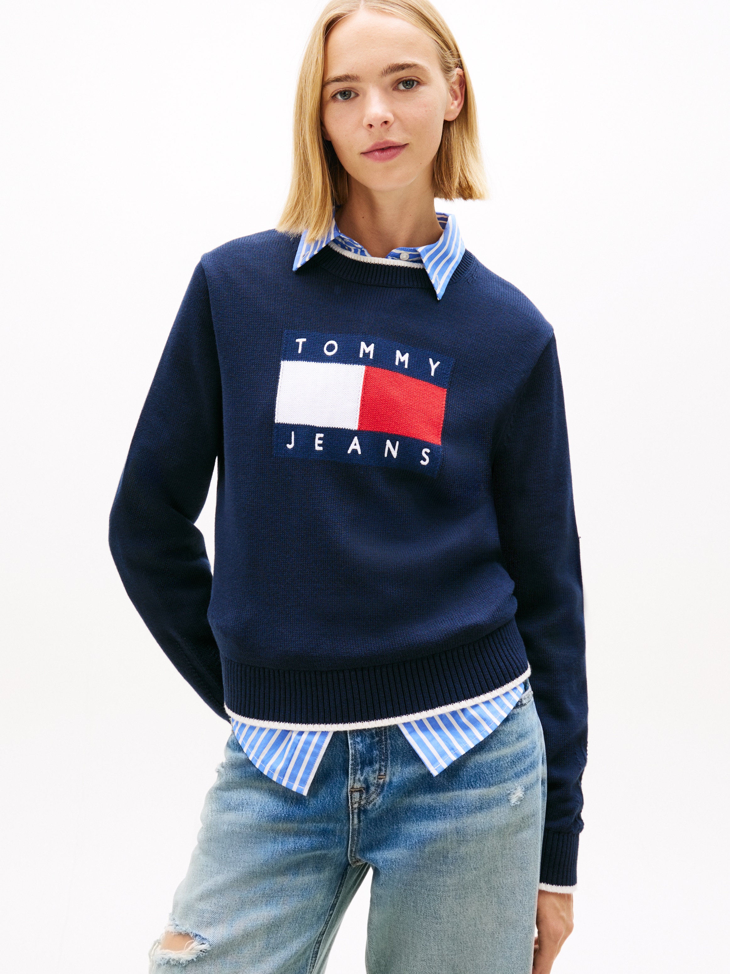 Tommy Jeans Pull en tricot »TJW TIPPING FLAG SWEATER EXT« avec intarsia logo, coupe décontractée