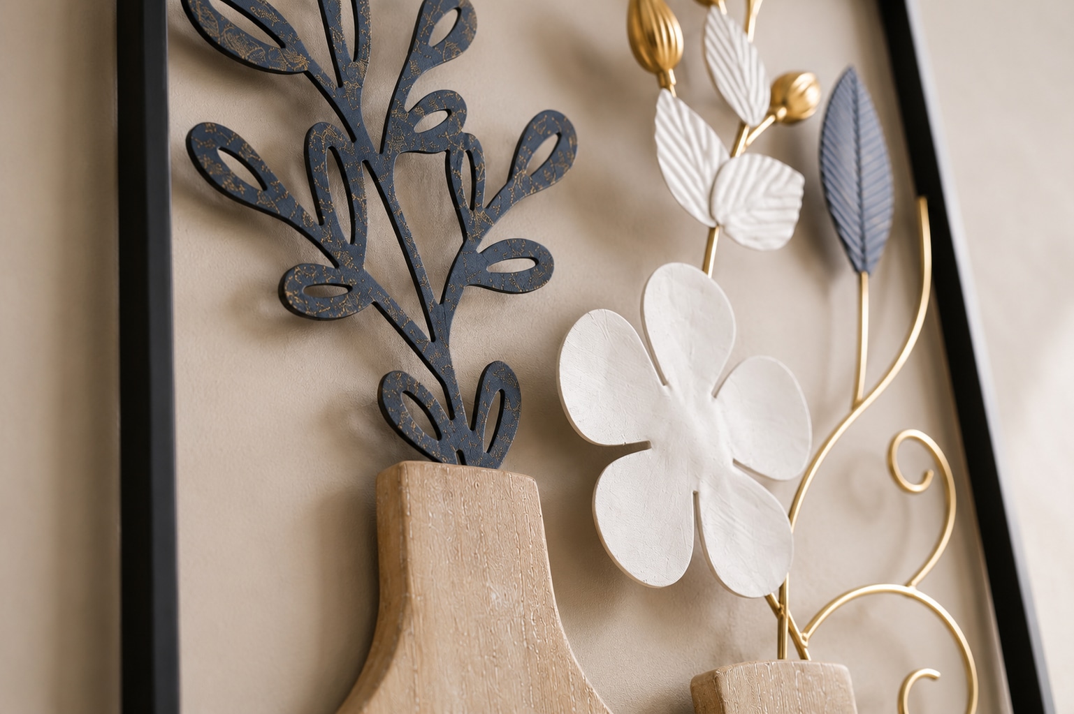 GOODproduct Wanddekoobjekt »Wanddeko, filigrane Blüten für jeden Wohnstil« Wohnaccessoire, Kombination aus Metall und Holz, 40x60cm