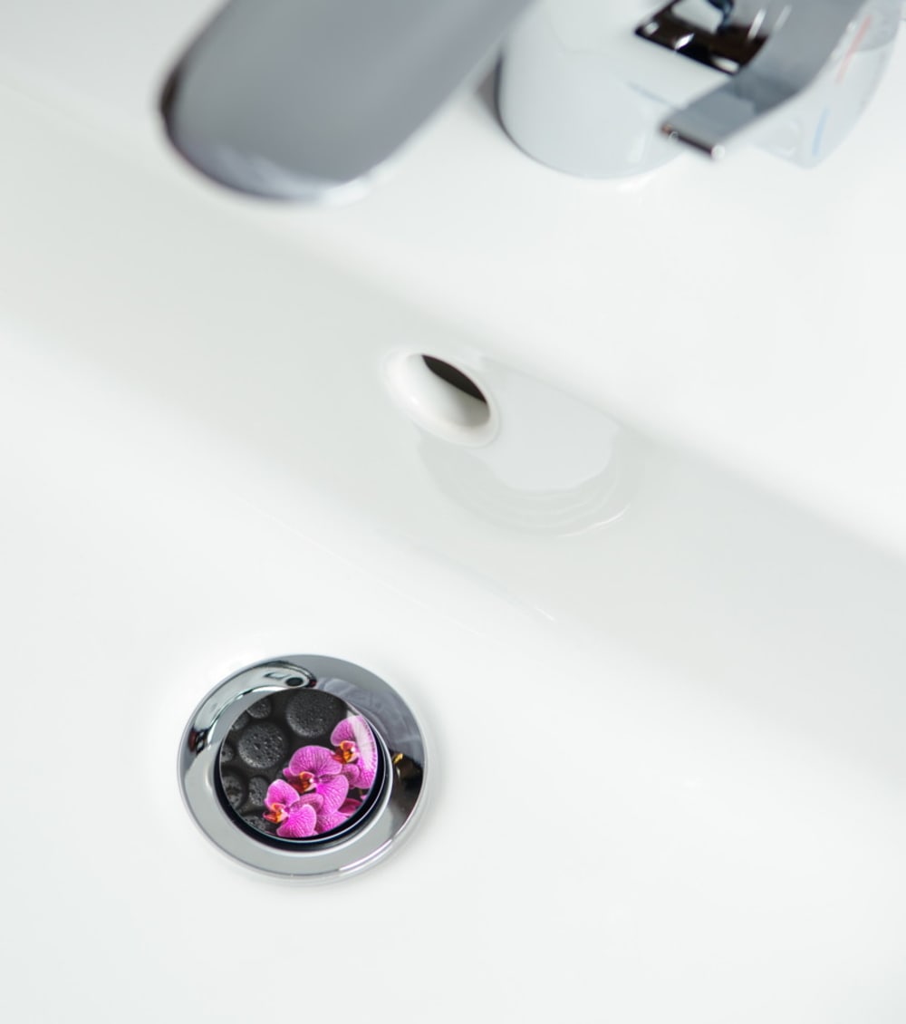 Sanilo Set d'accessoires de salle de bain »Madeira« bestehend aus WC-Sitz, Badteppich, Stöpsel, Seifenspender, WC-Bürste