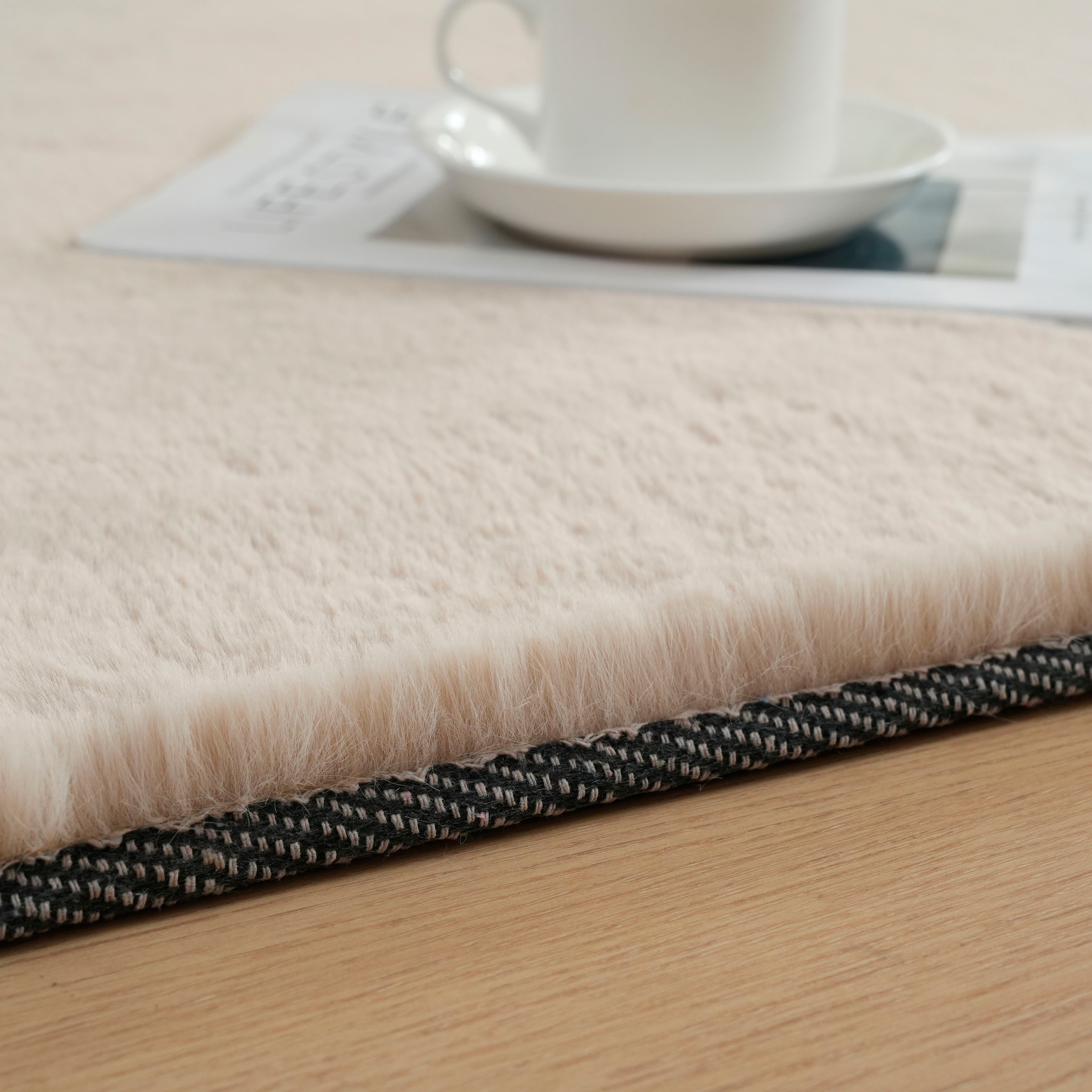 Bruno Banani Fellteppich »Rabbit 2, Kunstfell Teppich, Modern« rechteckig 25 mm Höhe Kaninchenfell-Haptik, sehr weich, Wohnzimmer, Schlafzimmer, Esszimmer