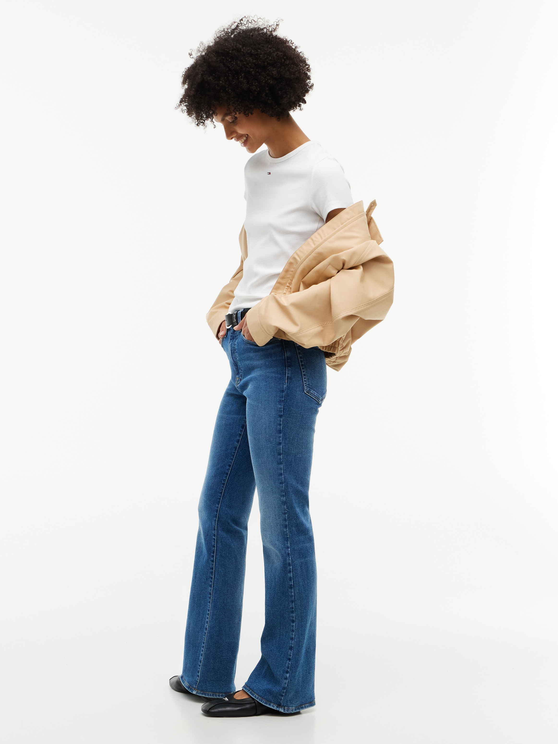 Tommy Jeans Jeans bootcut »SYLVIA HIGH RISE BOOTCUT DJ0239« mélange de coton